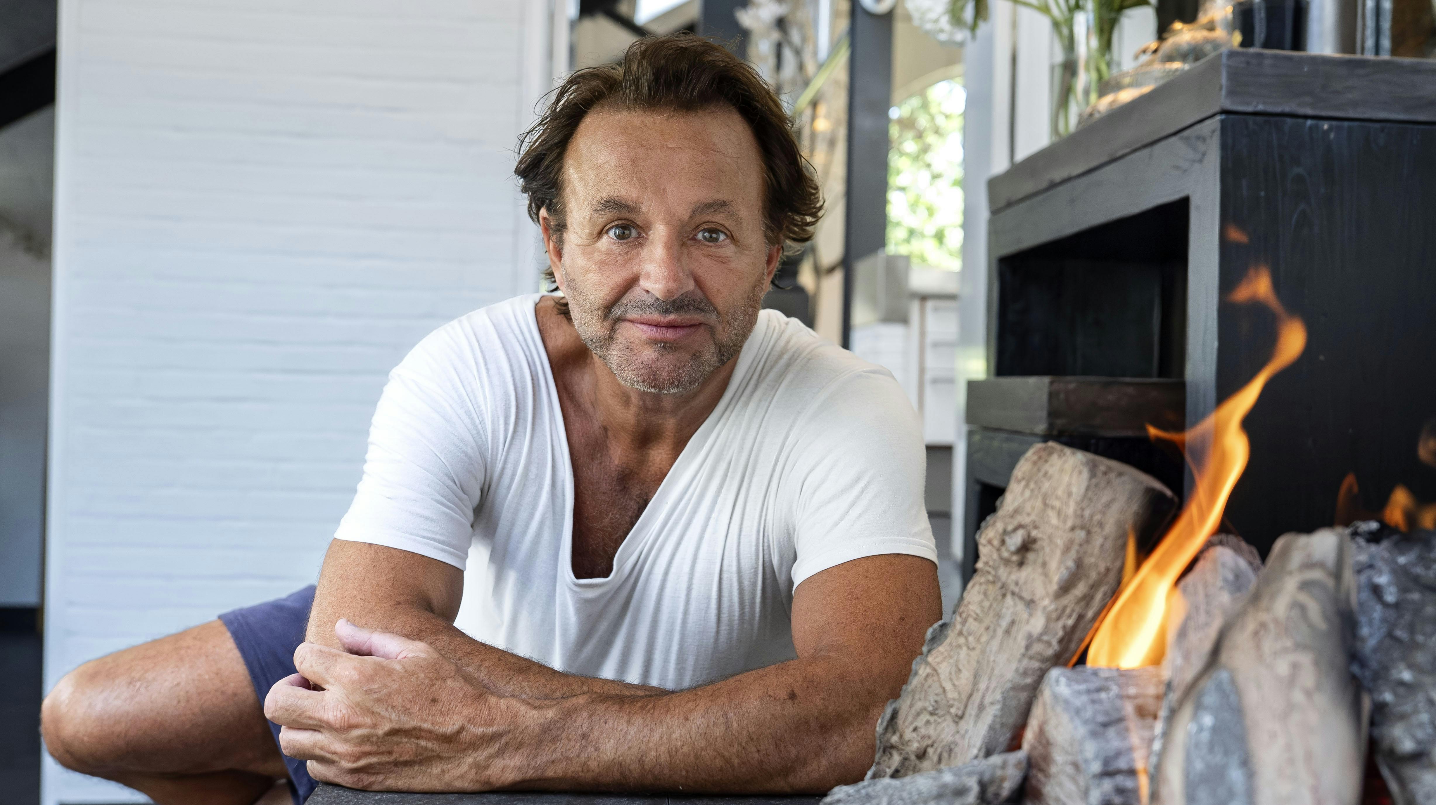 OPGAVE: nterview med Dennis Knudsen i hans nye hus, sammen med børnene Lukas, Noah og AuraSTED: Frydenlund Park 7, VedbækDATO: 20250801JOURNALIST: Sara NørgaardFOTOGRAF: Hanne Juul