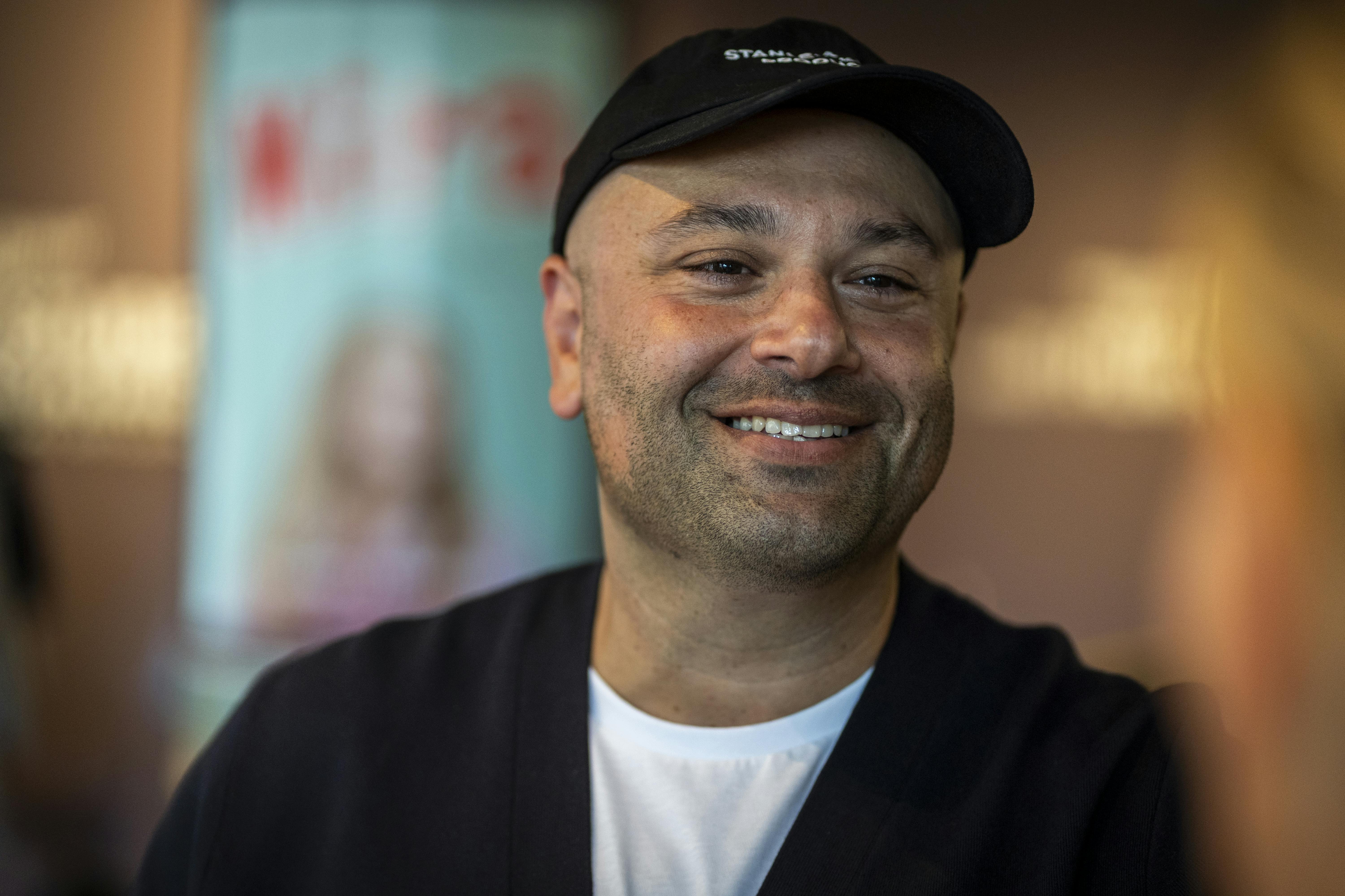 Mehdi Avaz er forelsket. 
