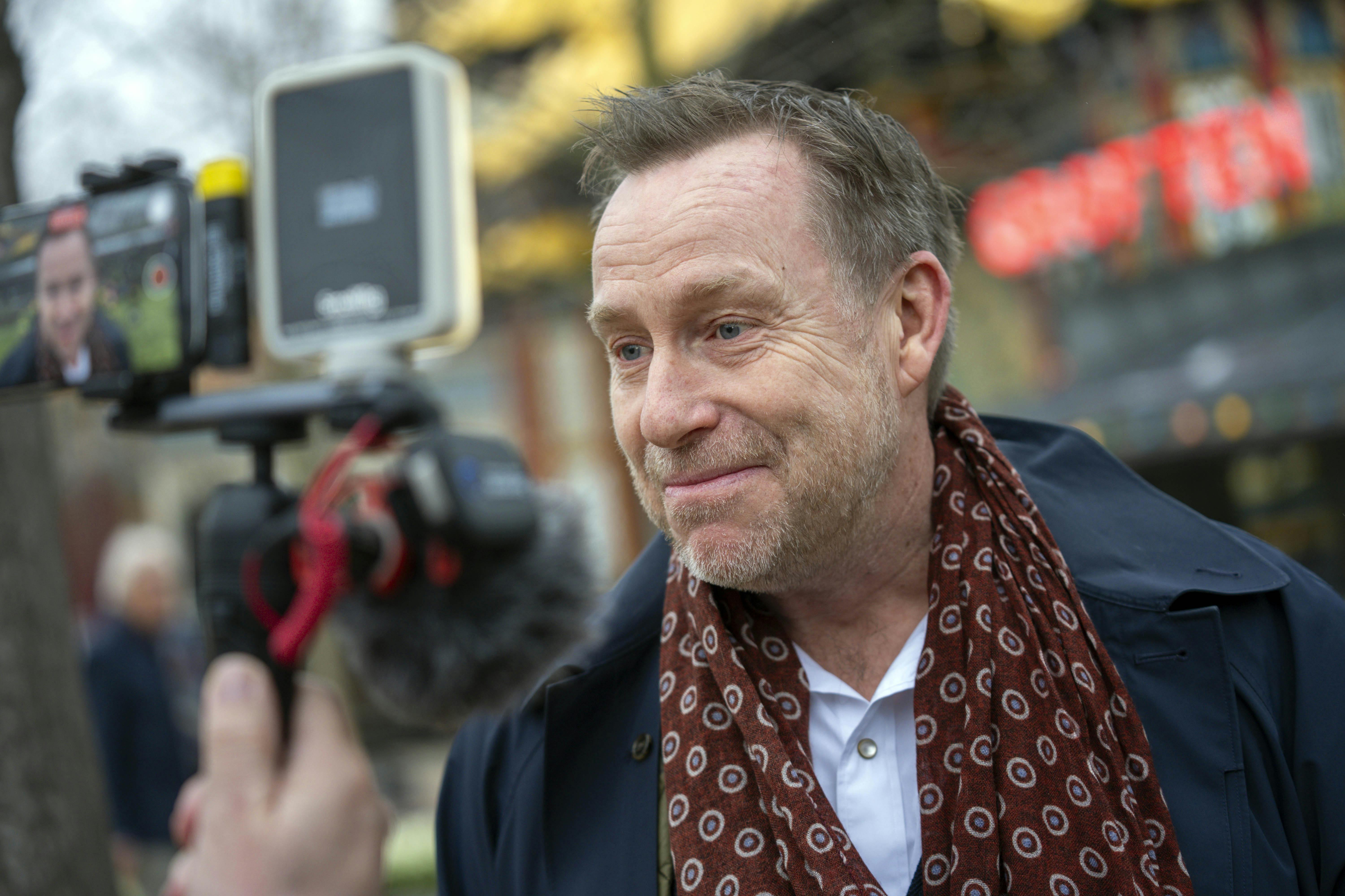 Adam Price hylder den nu afdøde Morten Arnfred.&nbsp;