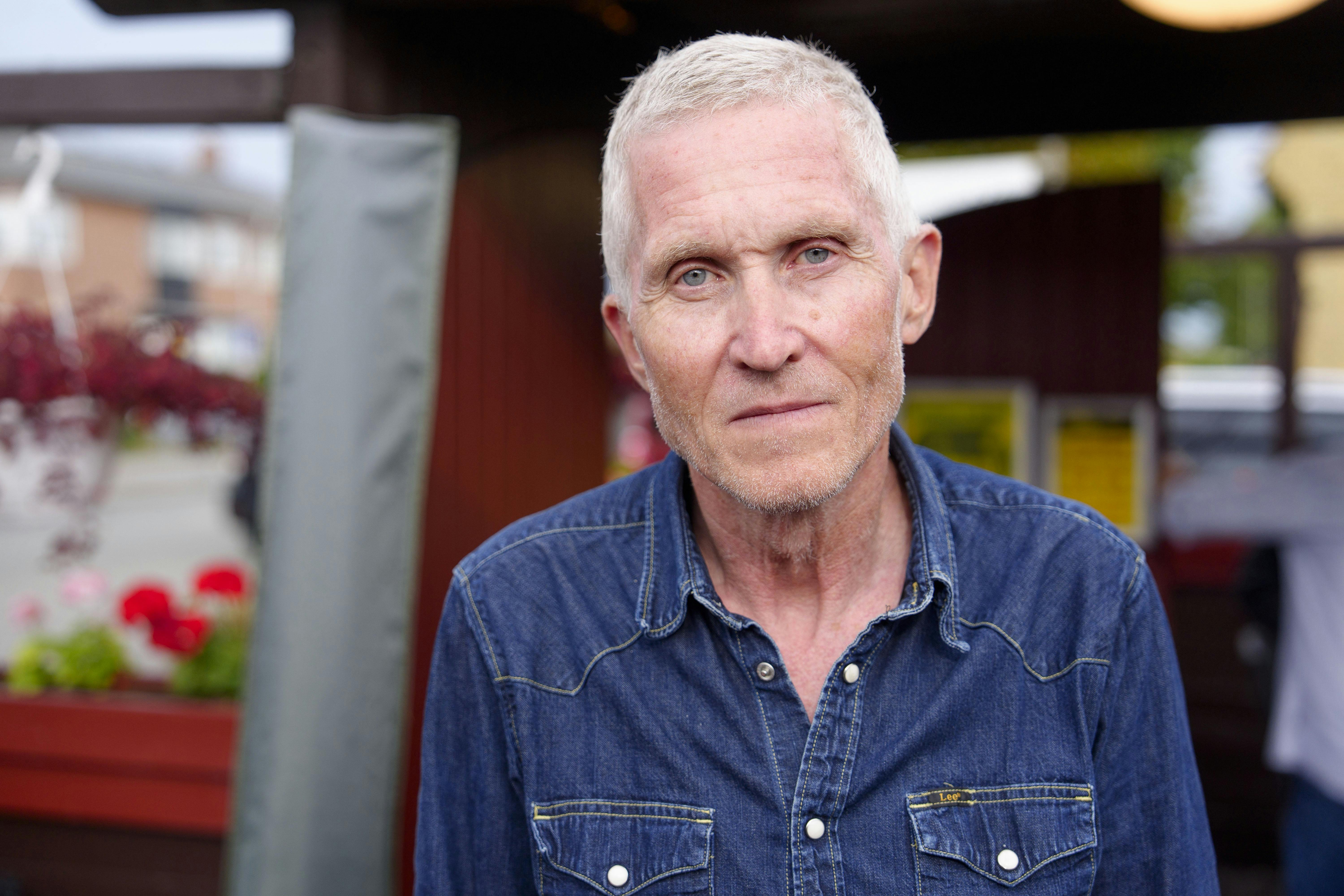 Brian Holm kan ikke selv huske en episode fra 1998, hvor SE og HØR overværede en stor pose kanyler falde ud af skabet i hjemmet på Frederiksberg.
