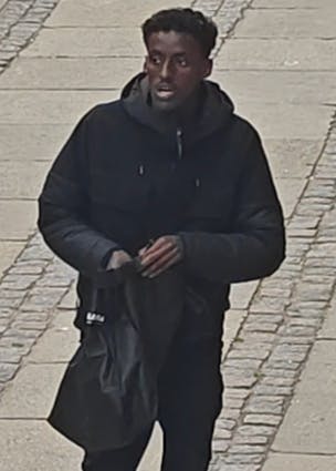 Khalid Abas Abdi Elmi, 26 år, 180 cm høj - fra Vodskov - er en af de efterlyste.