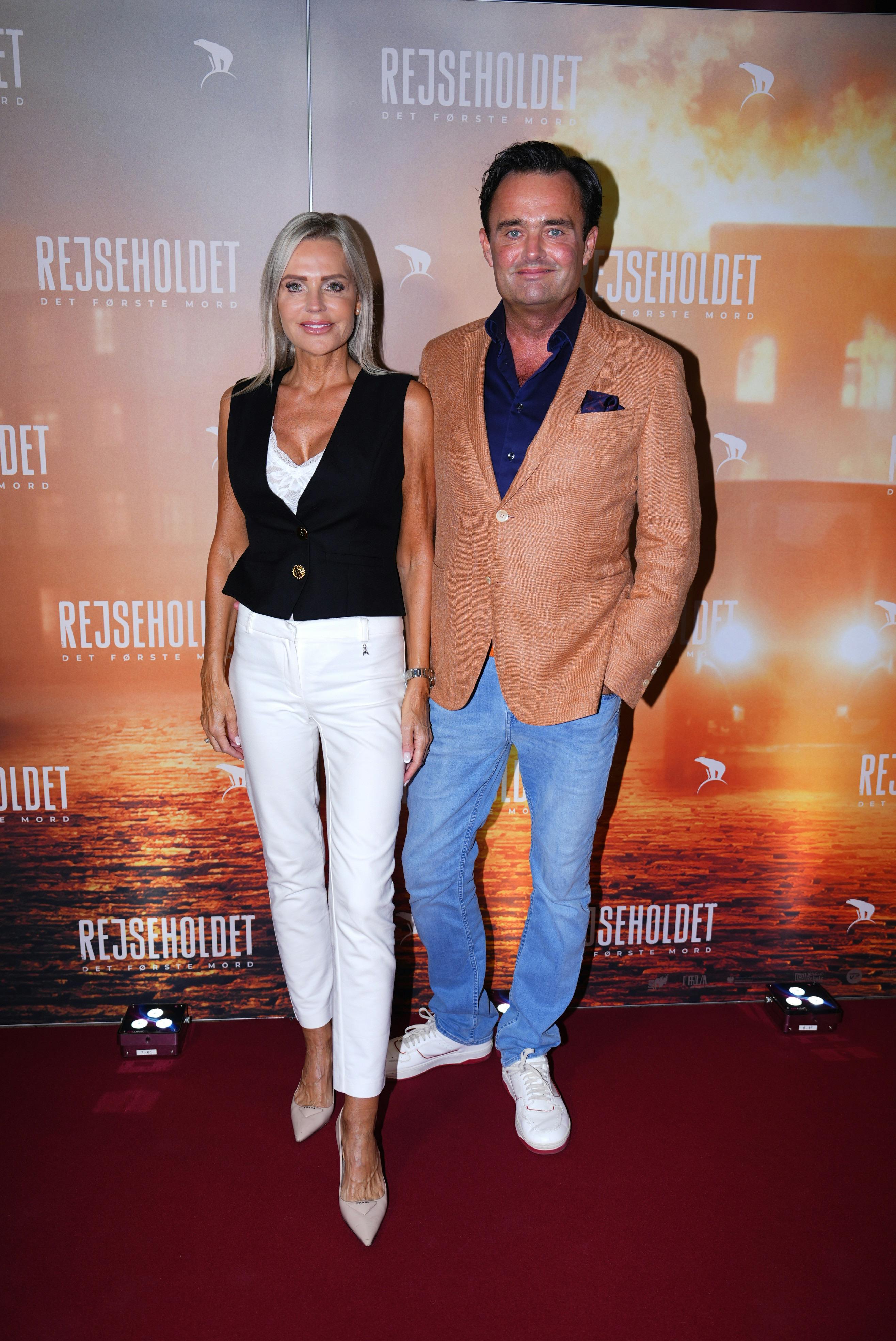 Janni Ree har selvfølgelig Jeppe Stokholm med som date.