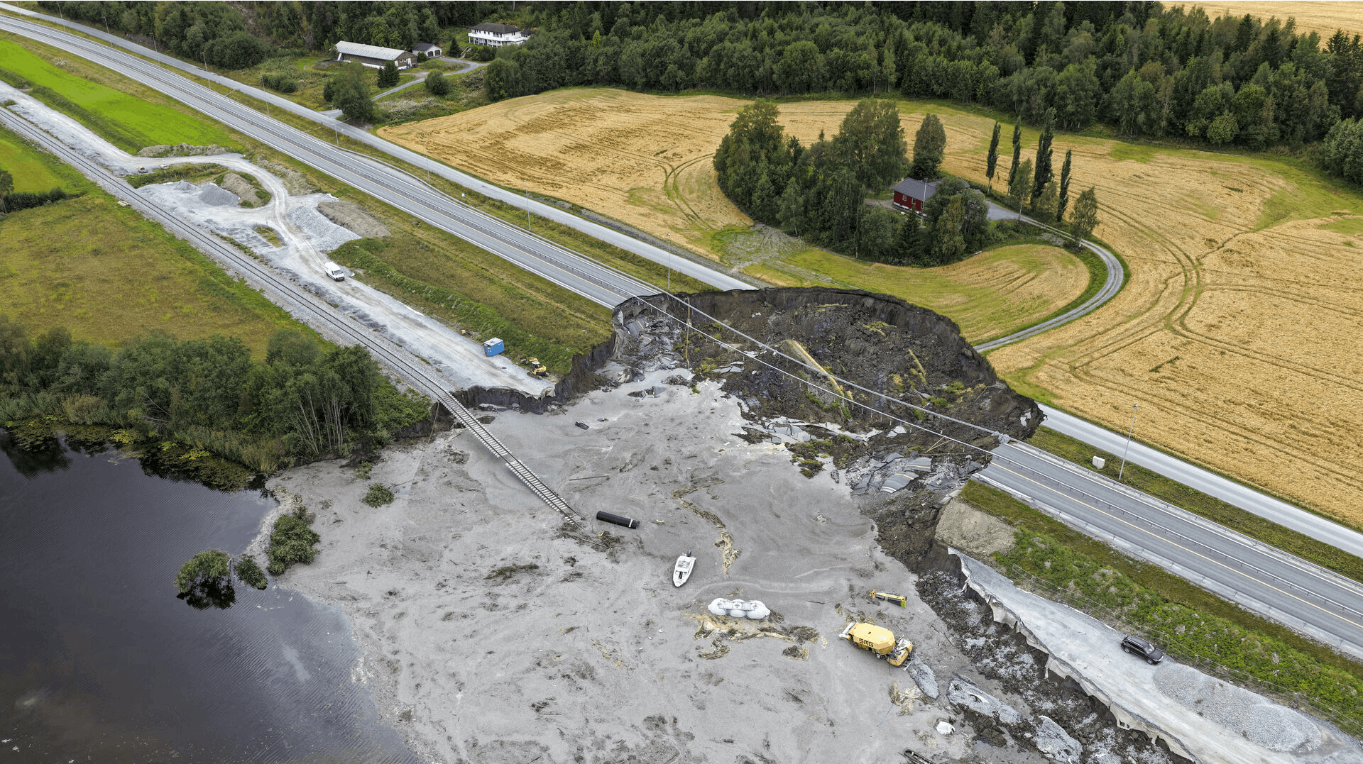 En dansk mand er forsat savnet efter et jordskred i den norske kommune Levanger søndag.