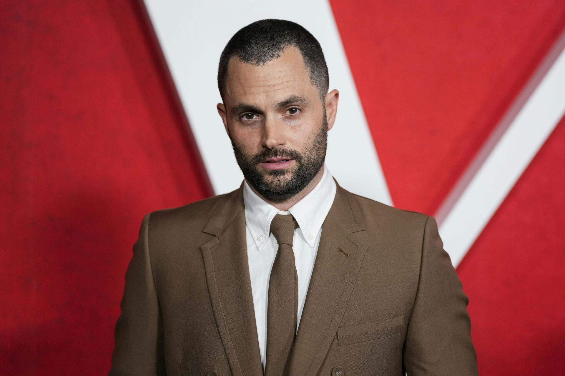 Penn Badgley og konen Domino Kirke er blevet forældre til to tvillingesønner. De er nu forældre til fire drenge.