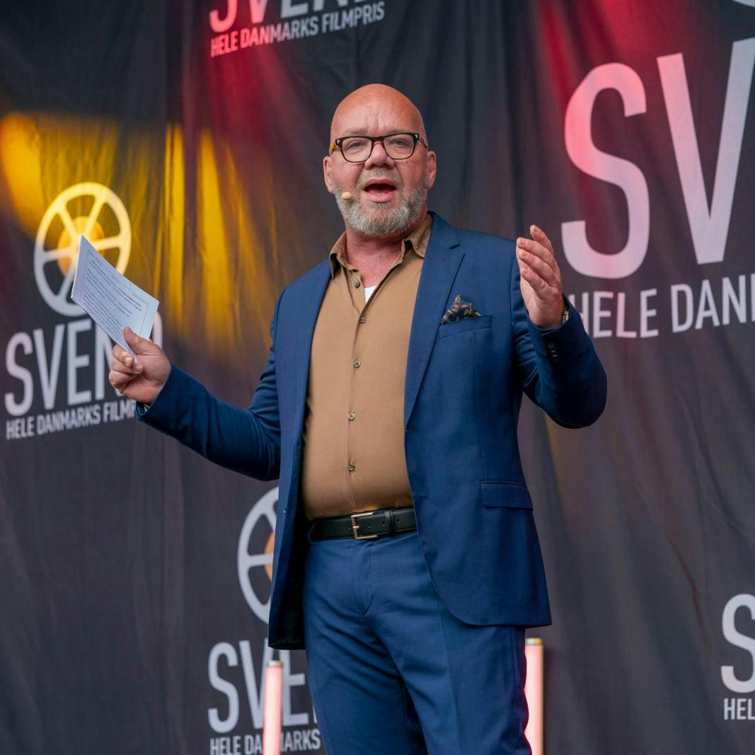 Lars Hjortshøj og kæresten Camilla Skjødt har taget næste skridt og købt rækkehus til over seks millioner i Værløse.