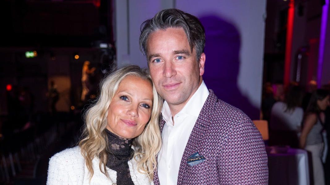 Frederik Køll, 45, kom dumpende ind i Caroline Flemings liv, da hun brækkede nogle ribben. Nu er han og deres privathospital omdrejningspunktet i hendes liv.