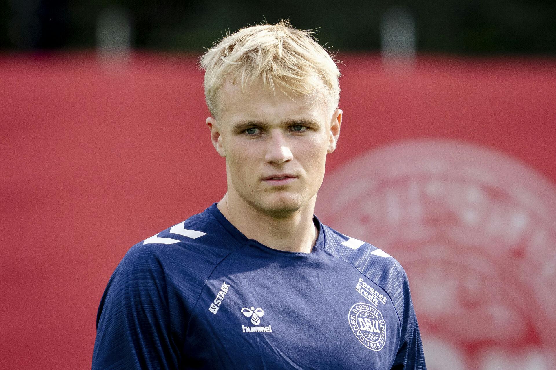 Victor Froholdt har på lidt over et halvt år spillet sig ind i fodboldens elite.
