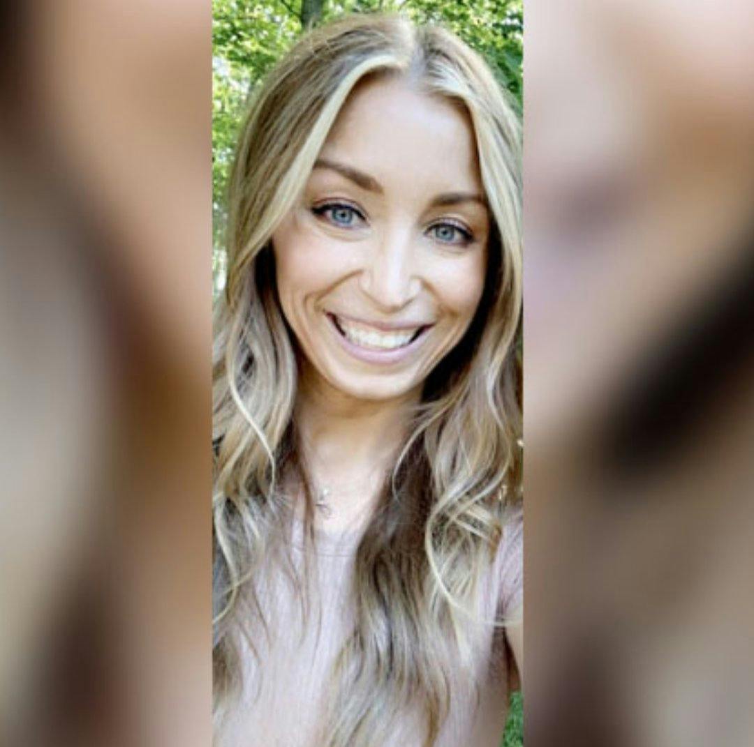 37-årige Julie Rizzitello er tiltalt for at have sex med to elever.