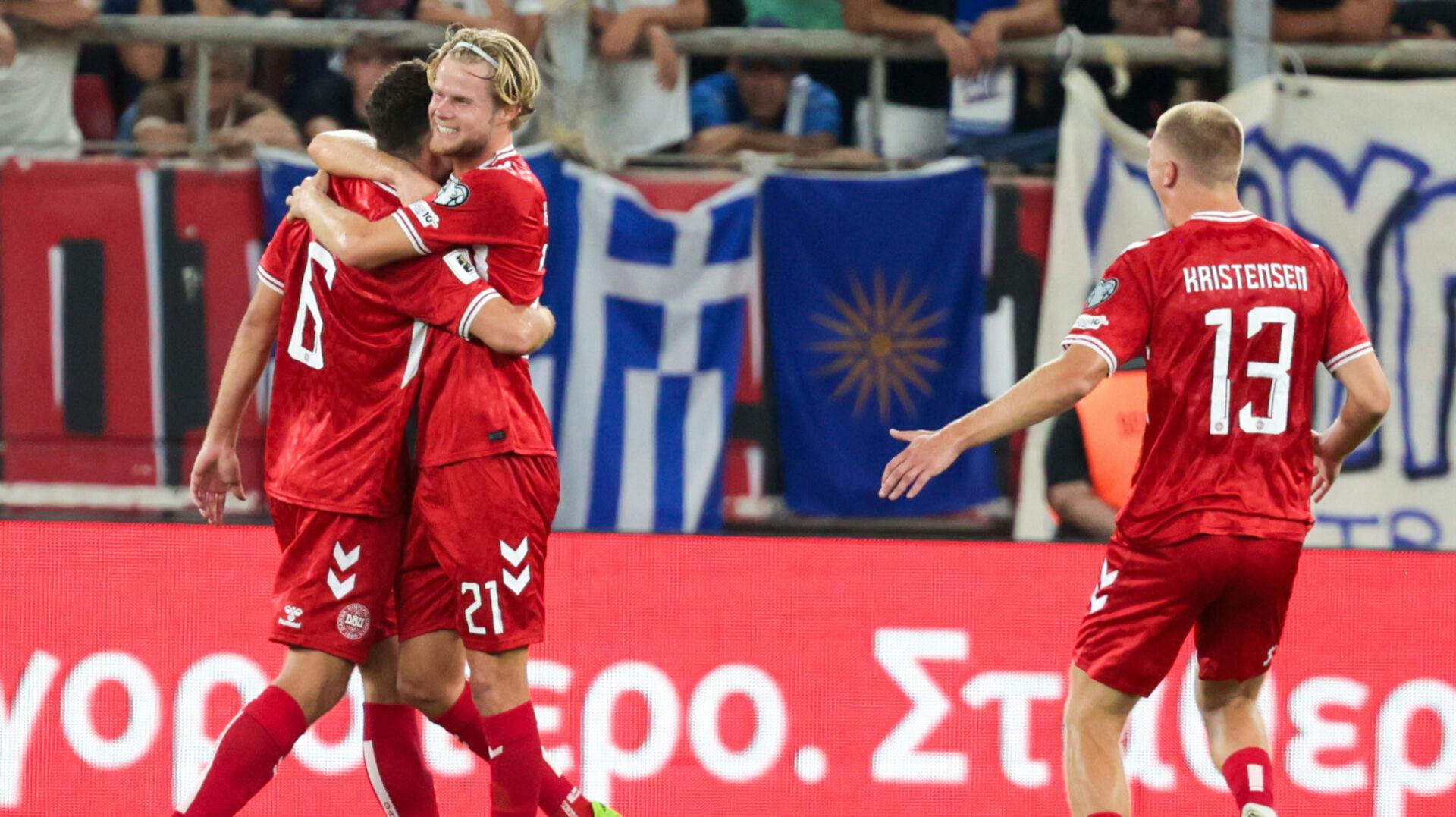 Danmarks fodboldlandshold vinder 3-0 på udebane over Grækenland i VM-kvalifikationen