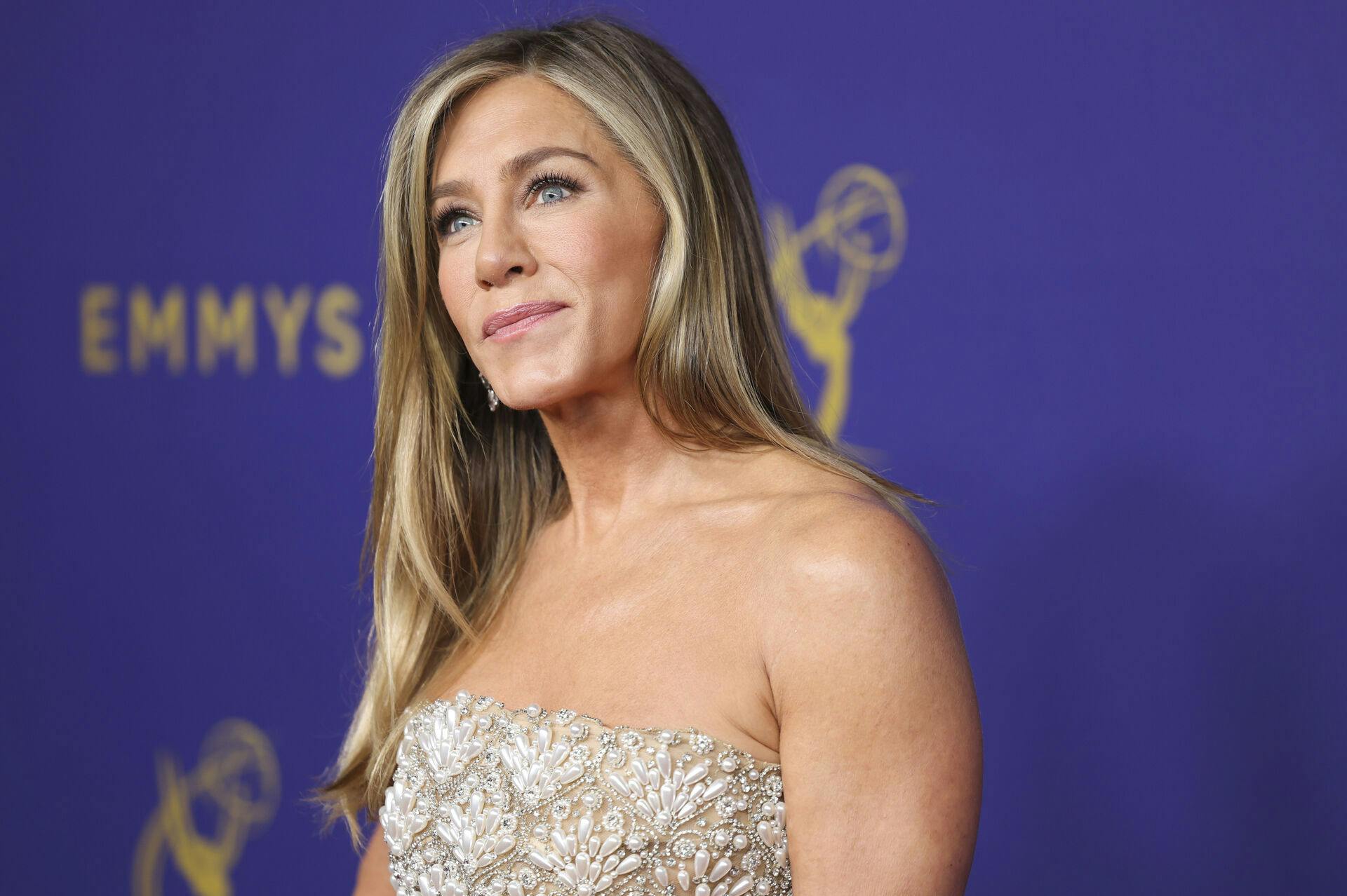 Jennifer Aniston viser sin nye kæreste frem.