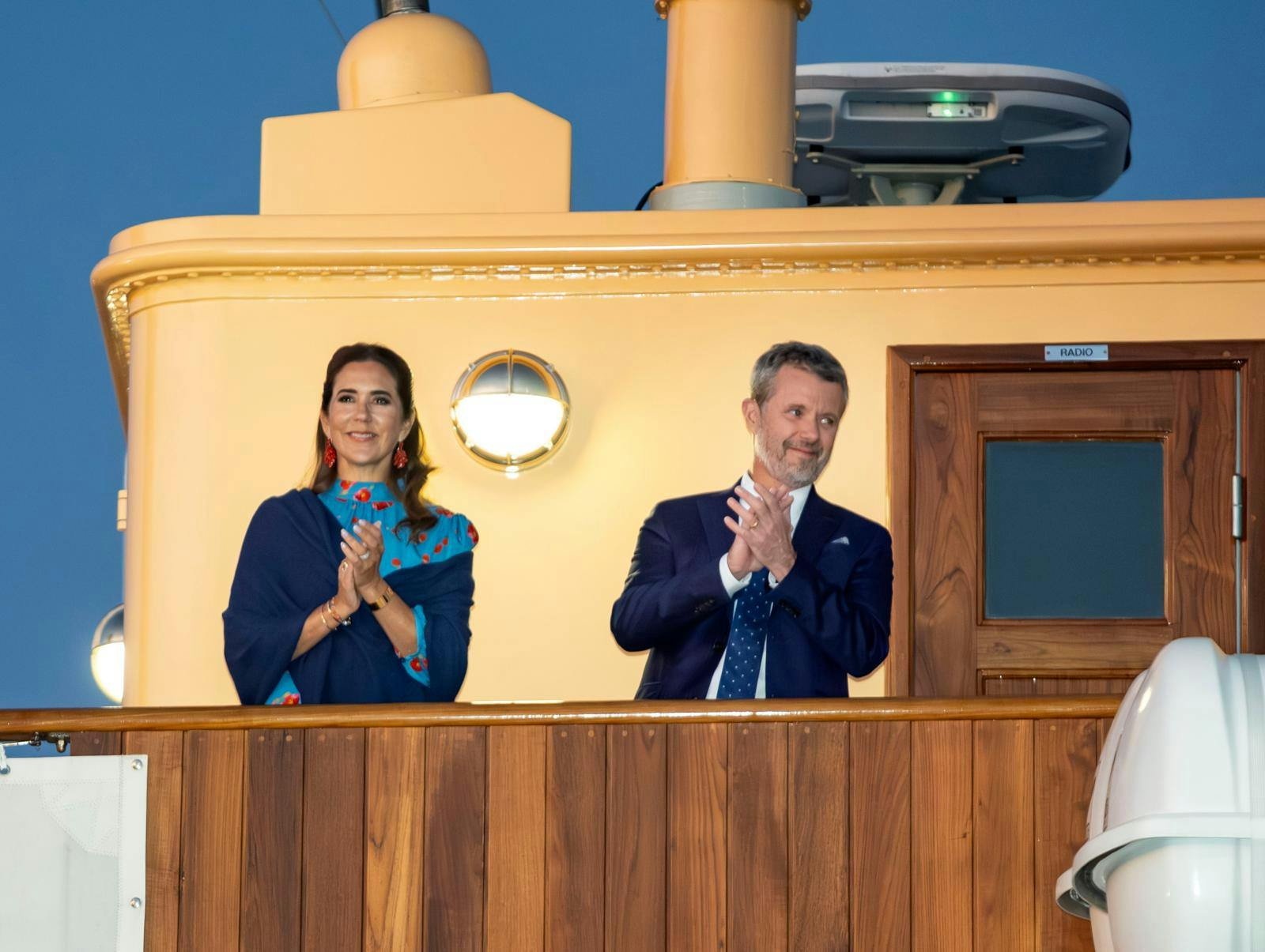Kong Frederik og dronning Mary stod i spidsen for årets sensommertogt, inden kongeskibet Dannebrog i denne uge afslutter sin sejlsæson.
