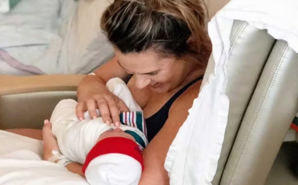 En kvinde fortæller, at hun blev kastet ud i sit livs krise, da hun blev gravid. Hun ønskede nemlig slet ikke at blive mor