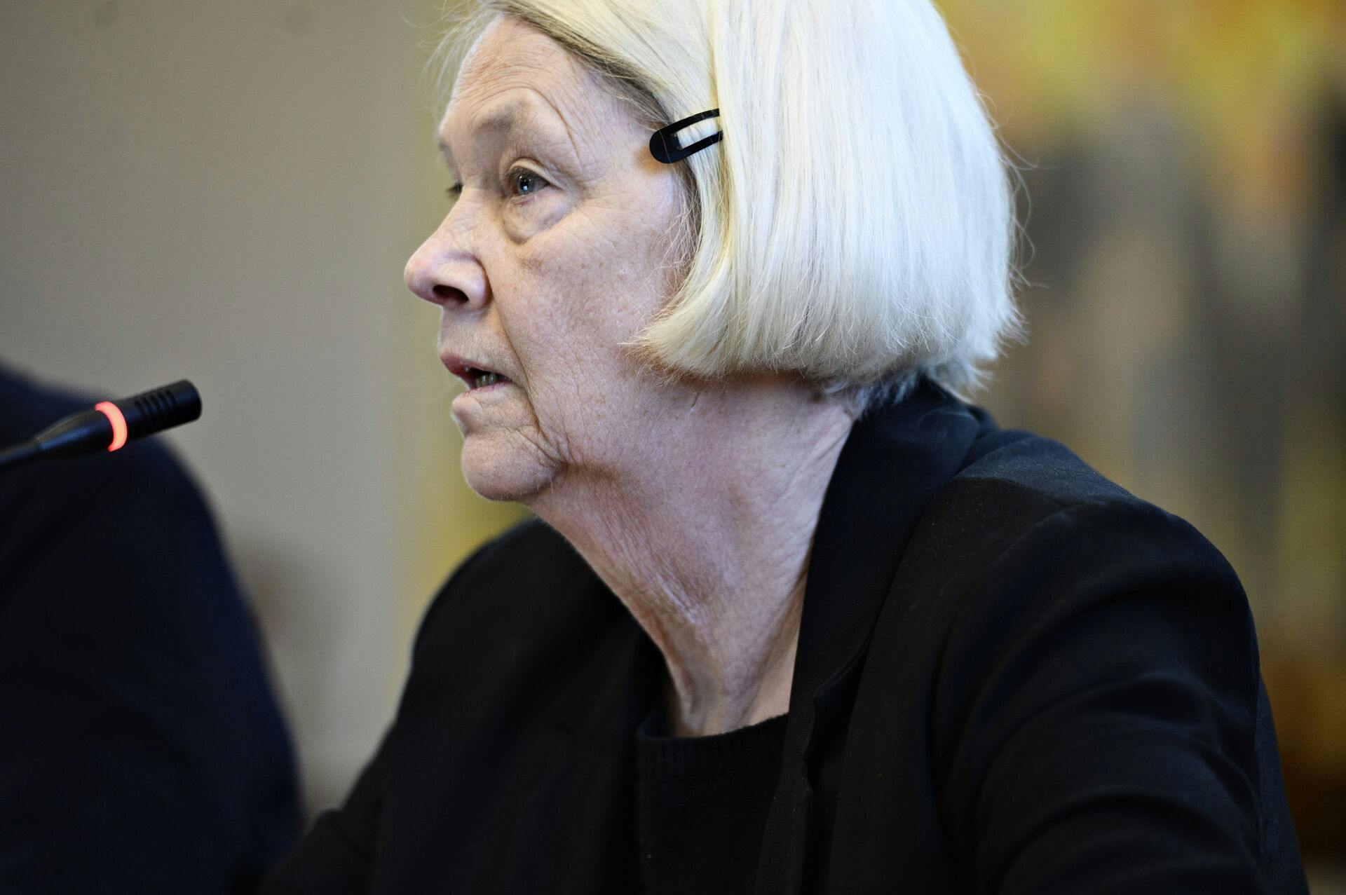 Ulla Sandbæk, tidligere medlem af både Folketinget og EU-Parlamentet, er død efter et kræftforløb. Hun blev 82 år.