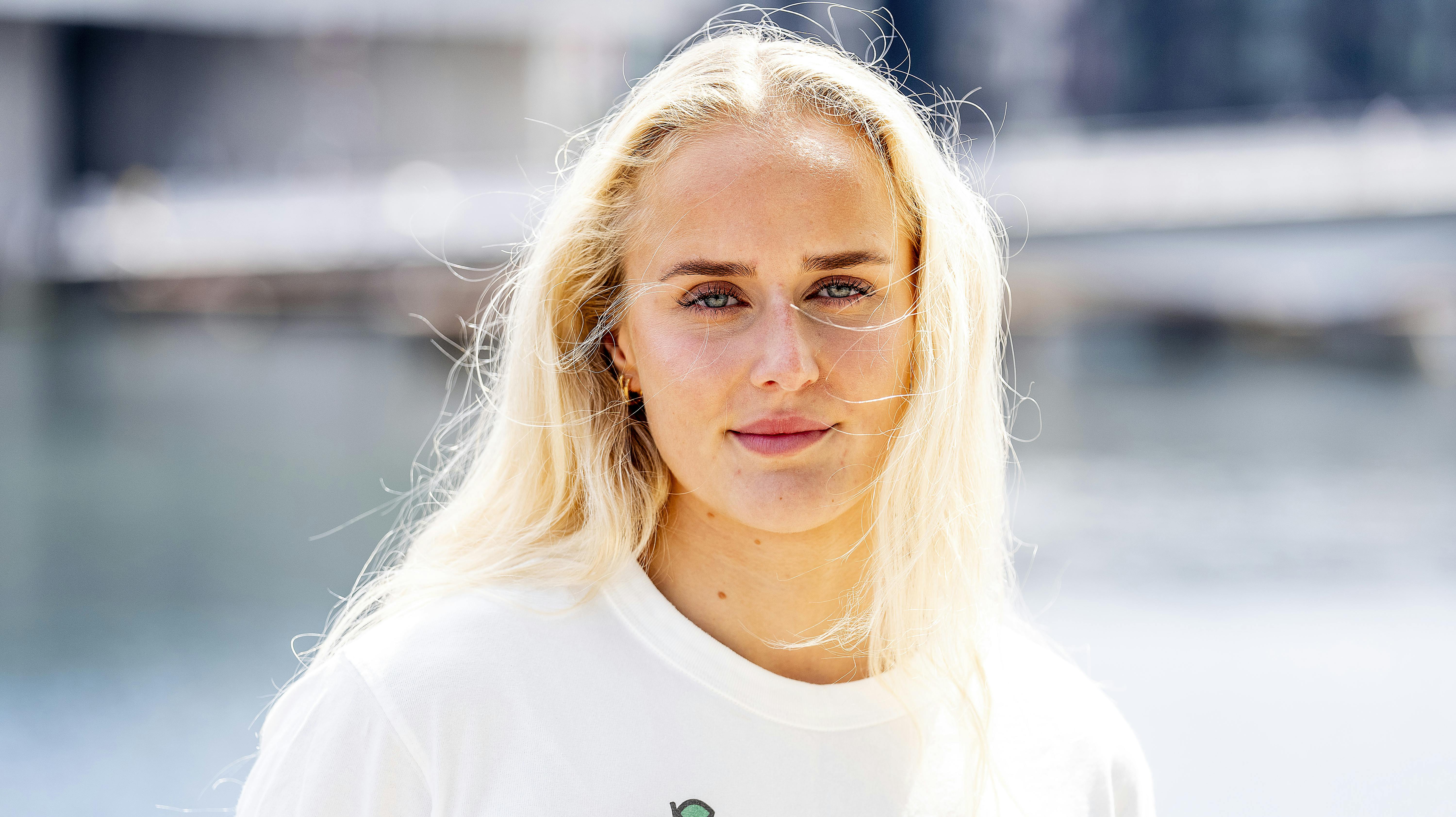 Signe Bro har deltaget i SE og HØR-podcasten "Af Banen". 