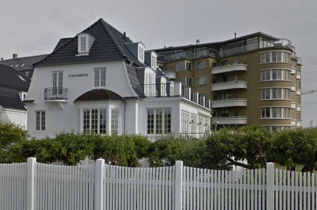 Peter Warnøes tidligere hjem, som nu kan købes for 79 mio. kr. Huset har tidligere været ejet af Bille August.
