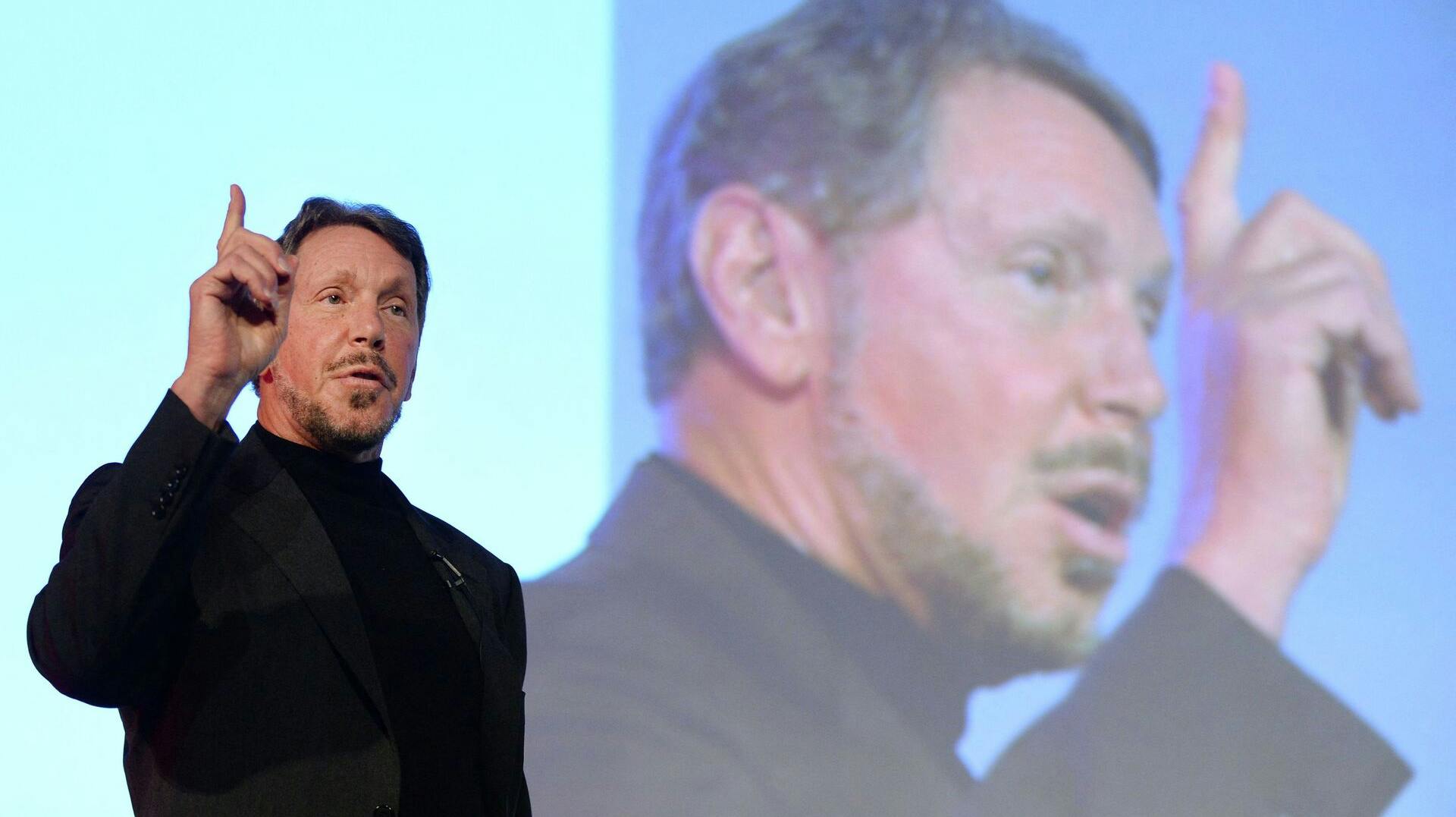 Larry Ellison sad på tronen som verdens rigeste i mindre end en dag.