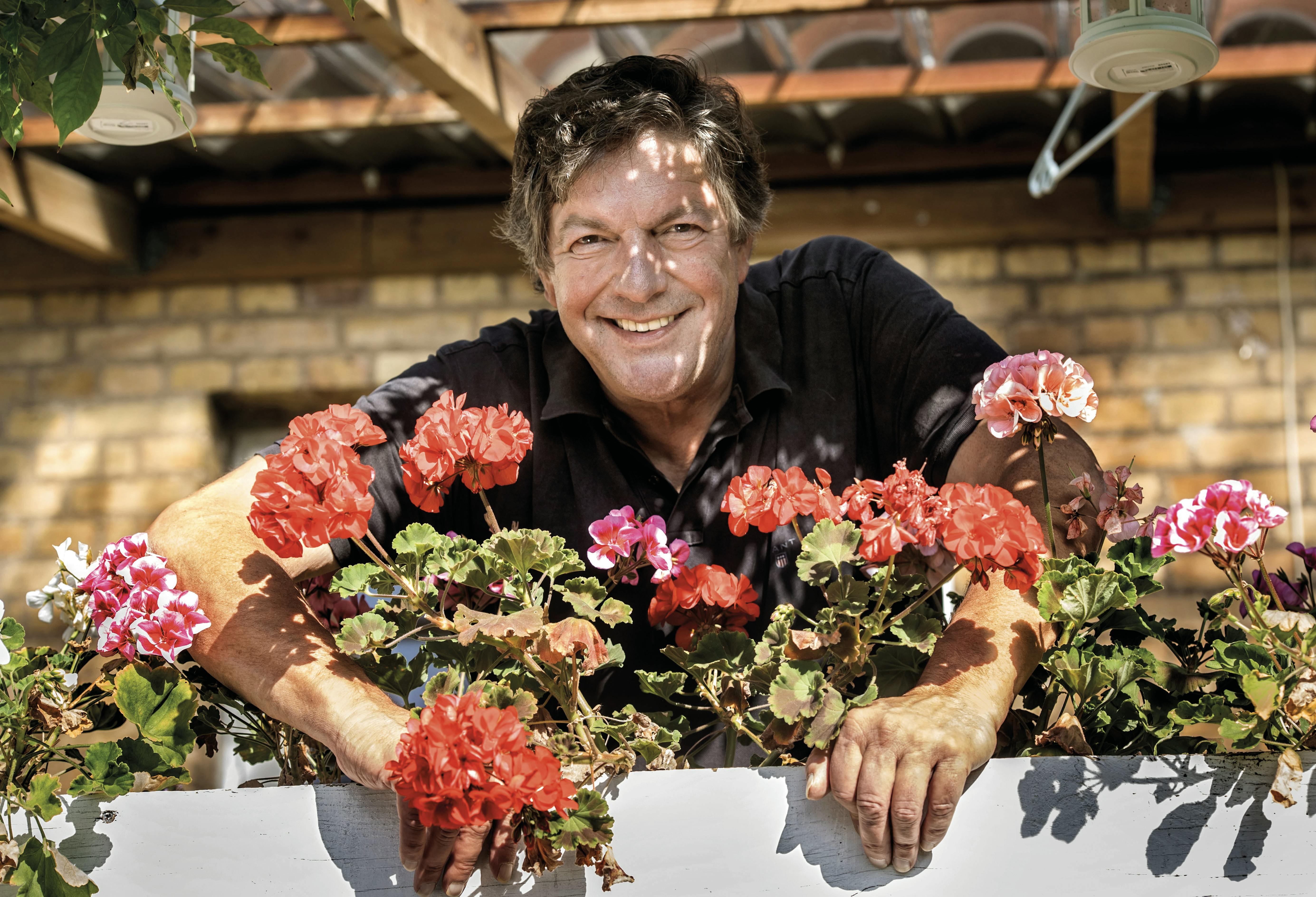 OPGAVE:  Interview med Ole Stephensen i forbindelse med hans nye bog og TV2´s 30 års fødselsdag.DATO: 20180919STED :  Snogegårdsvej 15JOURNALIST: John LautrupFOTOGRAF : Hanne Juul