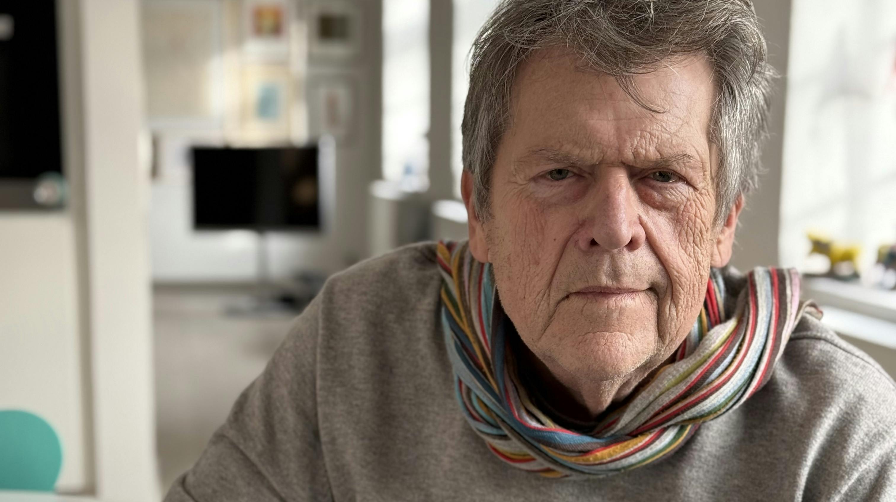 Niels ”Noller” Olsen, der overlevede både blodprop og kræft i hjernen, fortæller nu om sin kamp tilbage til livet i en ny bog. Her fortæller han blandt andet, hvordan at tegne og male har givet ham livslysten tilbage. 