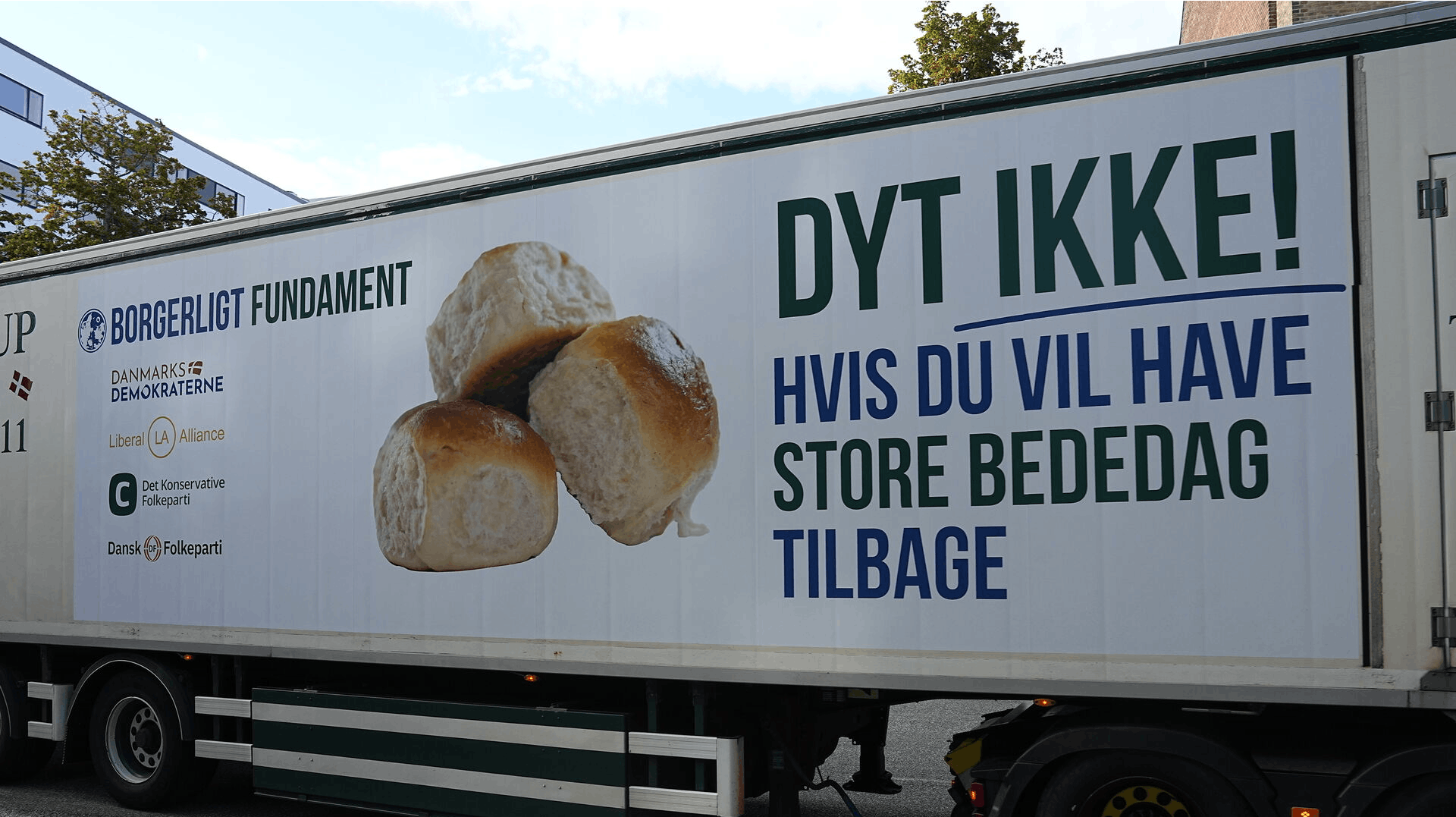 Flere blå partier er gået sammen om lastbilen med budskabet ved Socialdemokratiets årsmøde.