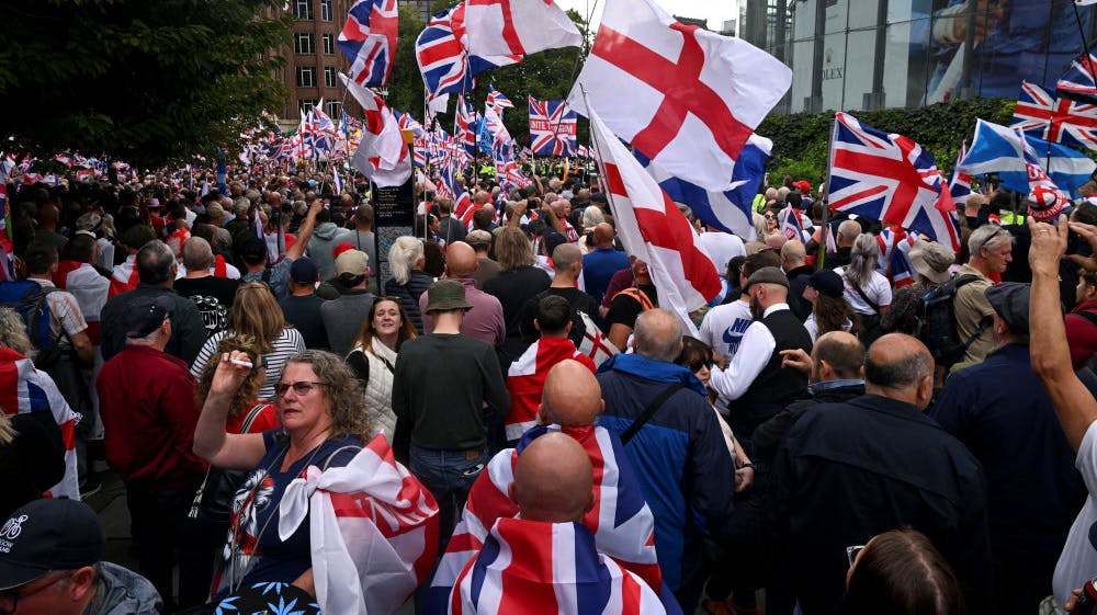 110.000 briter deltager i højreorienteret demonstration i London.