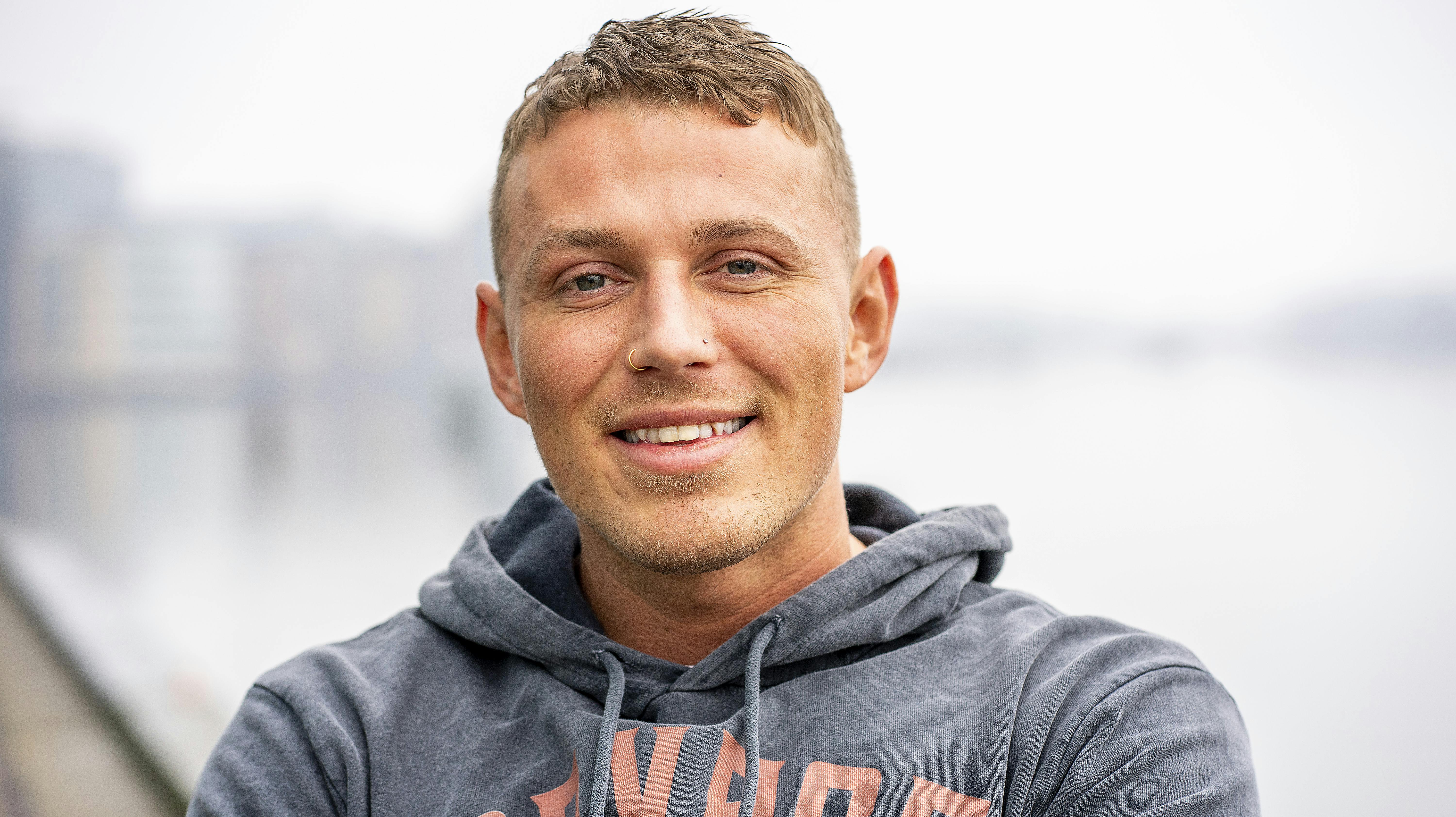 Nicklaes Olsen og kæresten har købt hus.