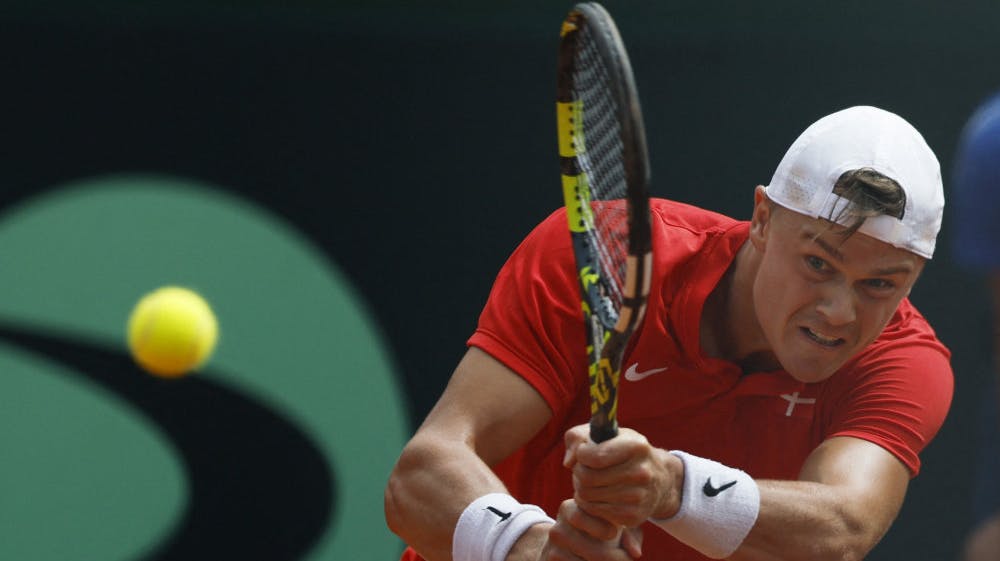 Holger Rune missede en matchbold i tredje sæt, da han søndag tabte sin Davis Cup-kamp til spanske Pedro Martinez. 