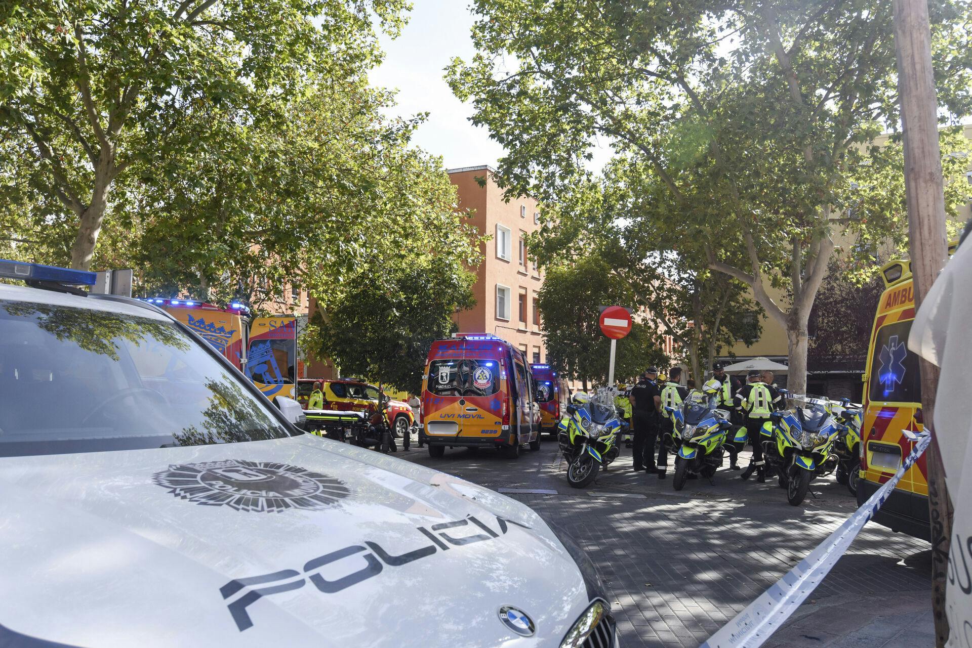 En person er blevet fundet død efter en eksplosion i Madrid lørdag.