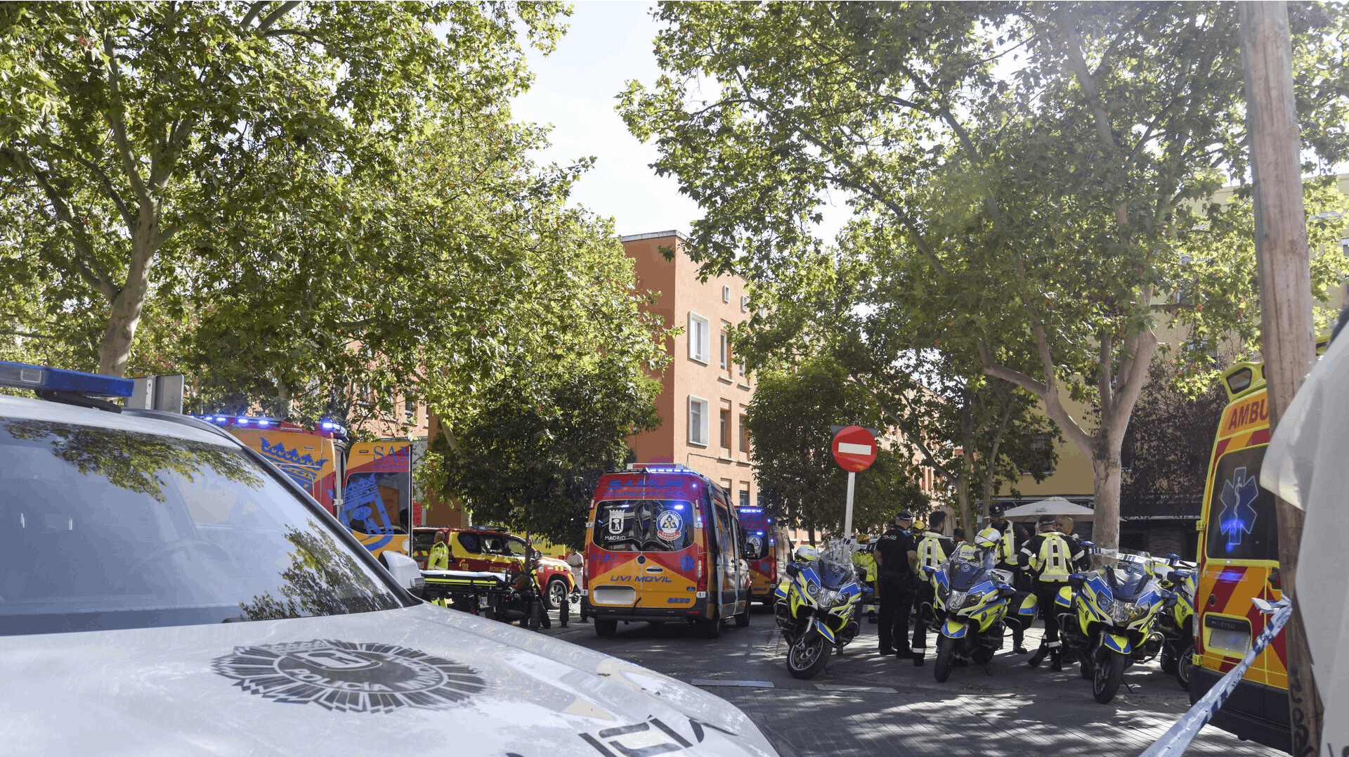 En person er blevet fundet død efter en eksplosion i Madrid lørdag.