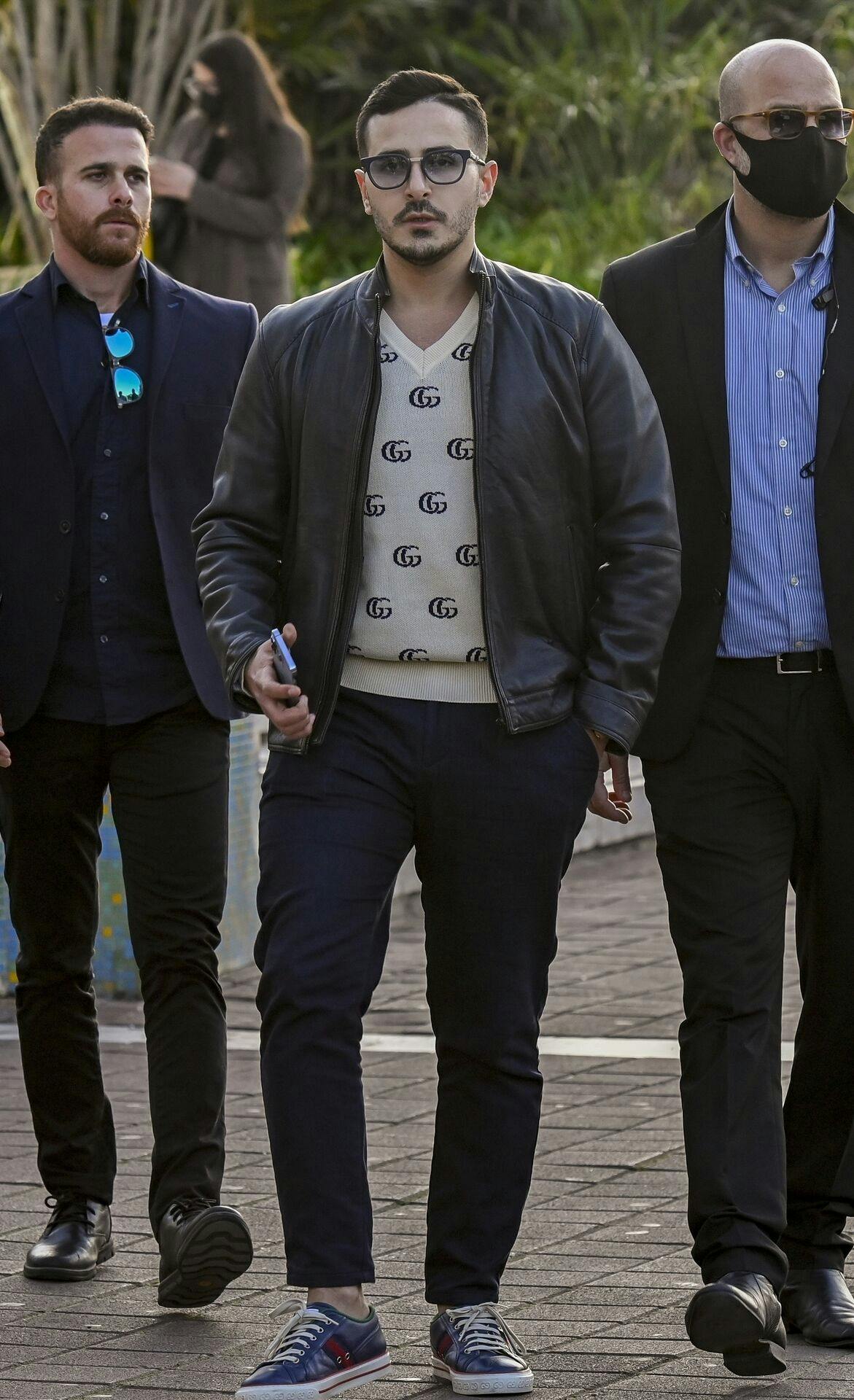 Tinder-svindleren Simon Leviev er blevet anholdt i Georgien. Han afsløret i en af de mest sete netflix-serier nogensinde, hvor hans omfattende svindel mod kvinder blev afdækket.
