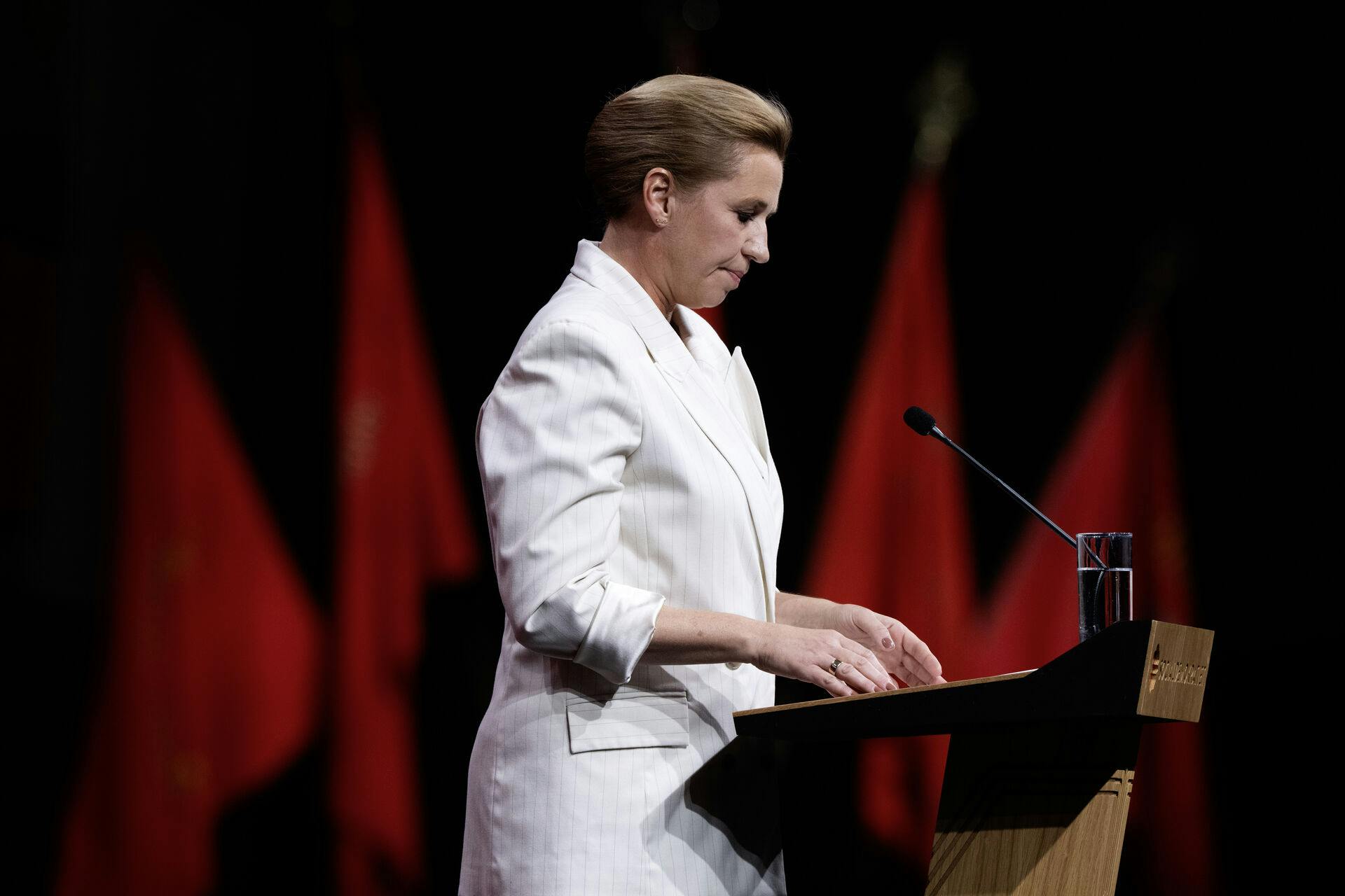 Statsminister Mette Frederiksen er ikke tilfreds med sin spanske kollega efter demonstranter har skabt store problemer under det spanske cykelløb Vuelta Espana.