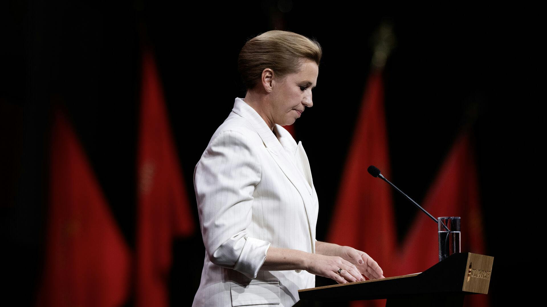 Statsminister Mette Frederiksen er ikke tilfreds med sin spanske kollega efter demonstranter har skabt store problemer under det spanske cykelløb Vuelta Espana.