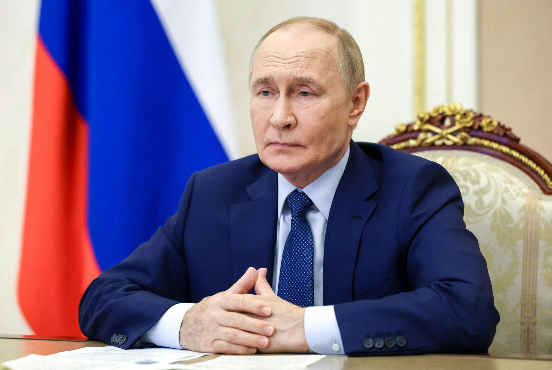 Ruslands præsident Vladimir Putin er under stigende pres, mens Kreml anklager Nato for at være direkte involveret i krigen i Ukraine.