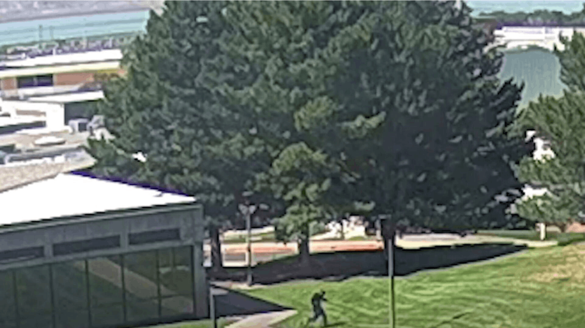 Statsanklageren i Utah går efter dødsstraf til den formodede gerningsmand bag drabet på Charlie Kirk. Det oplyser anklageren på et pressemøde.