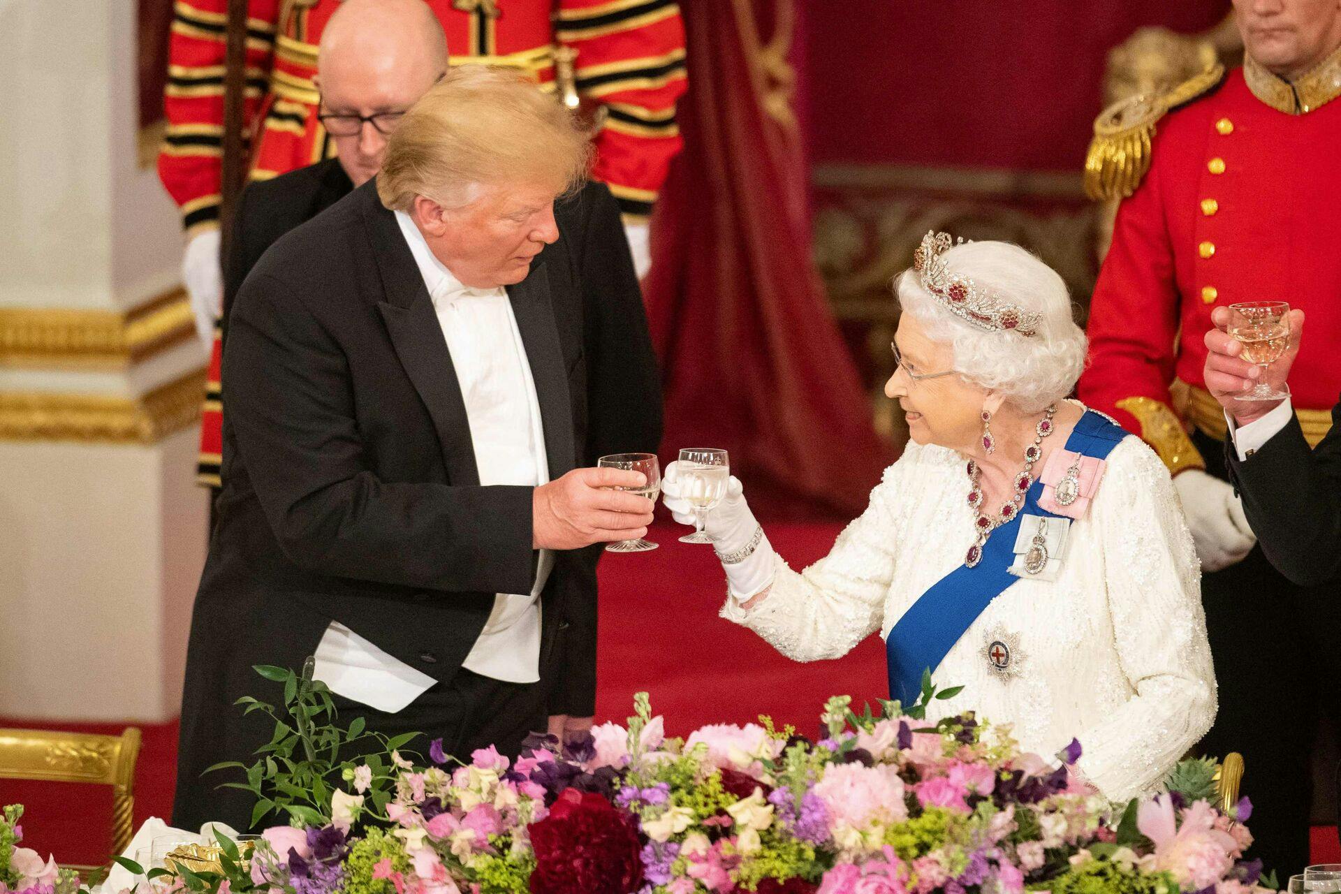 Sådan så det ud i 2019 - nu sker det igen, men med kong Charles som bordpartner.