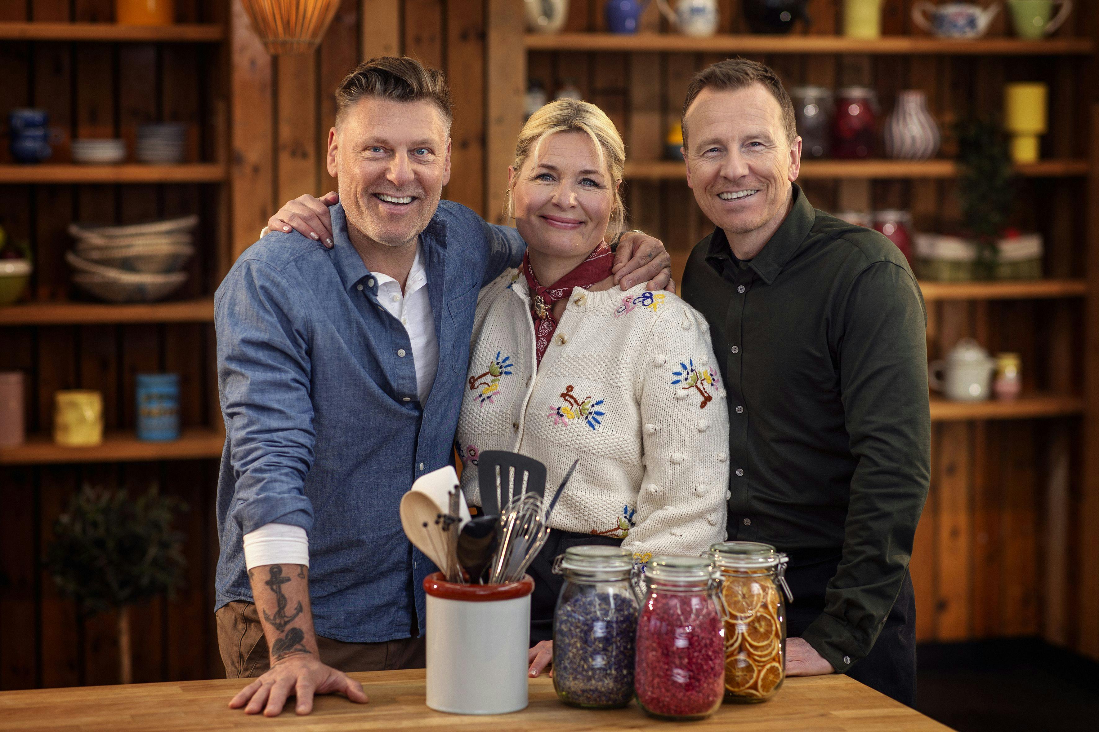 Timm Vladimir, Katrine Foged Thomas og Markus Grigo tager endnu en tørn i bageteltet.