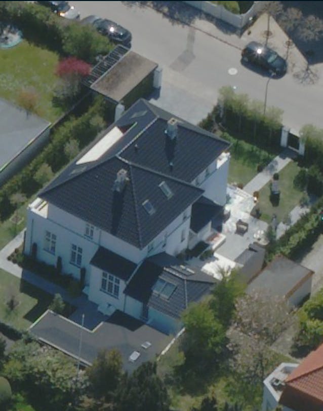 Johan Schrøders enke overtager denne villa i Hellerup 1. oktober.