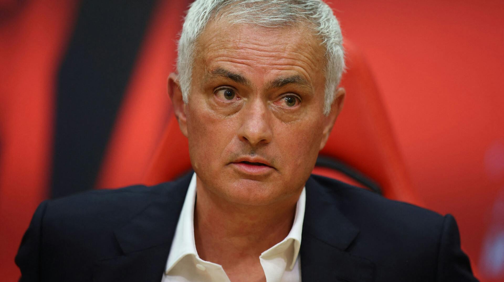 Jose Mourinho er blevet udpeget som ny cheftræner i den portugisiske storklub Benfica.