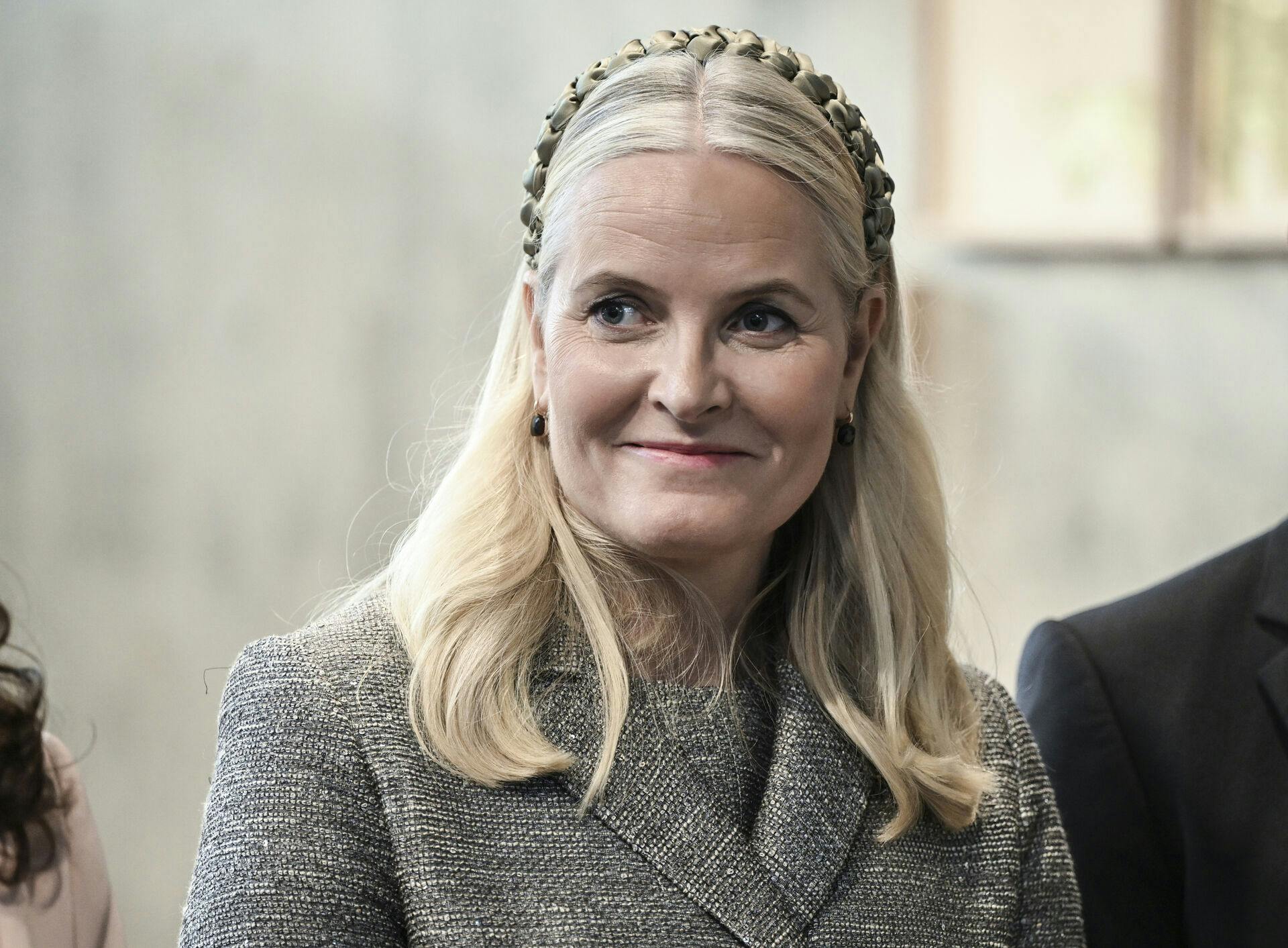 Mette-Marit skal på rehabilitering.