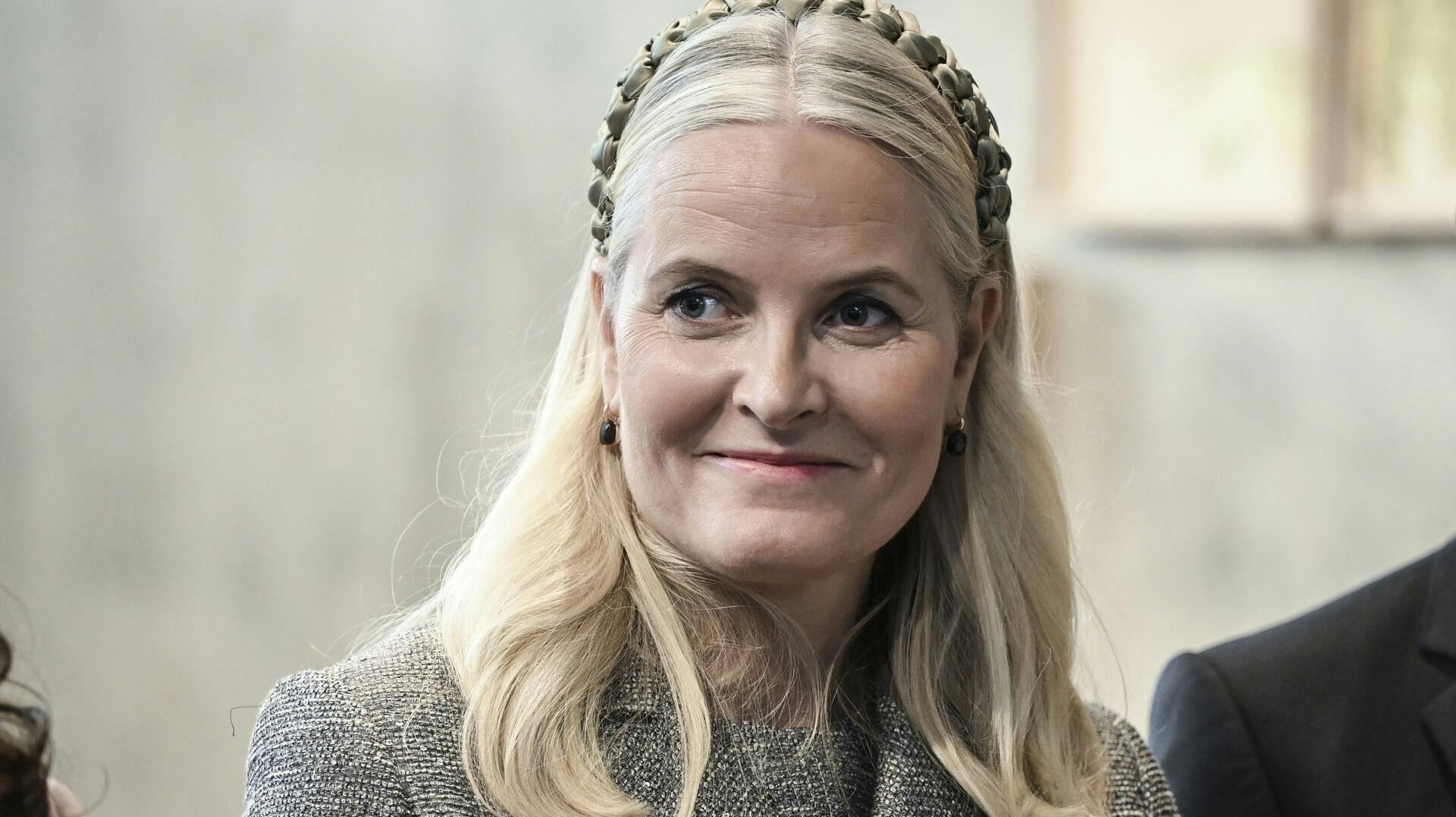 Mette-Marit skal på rehabilitering.
