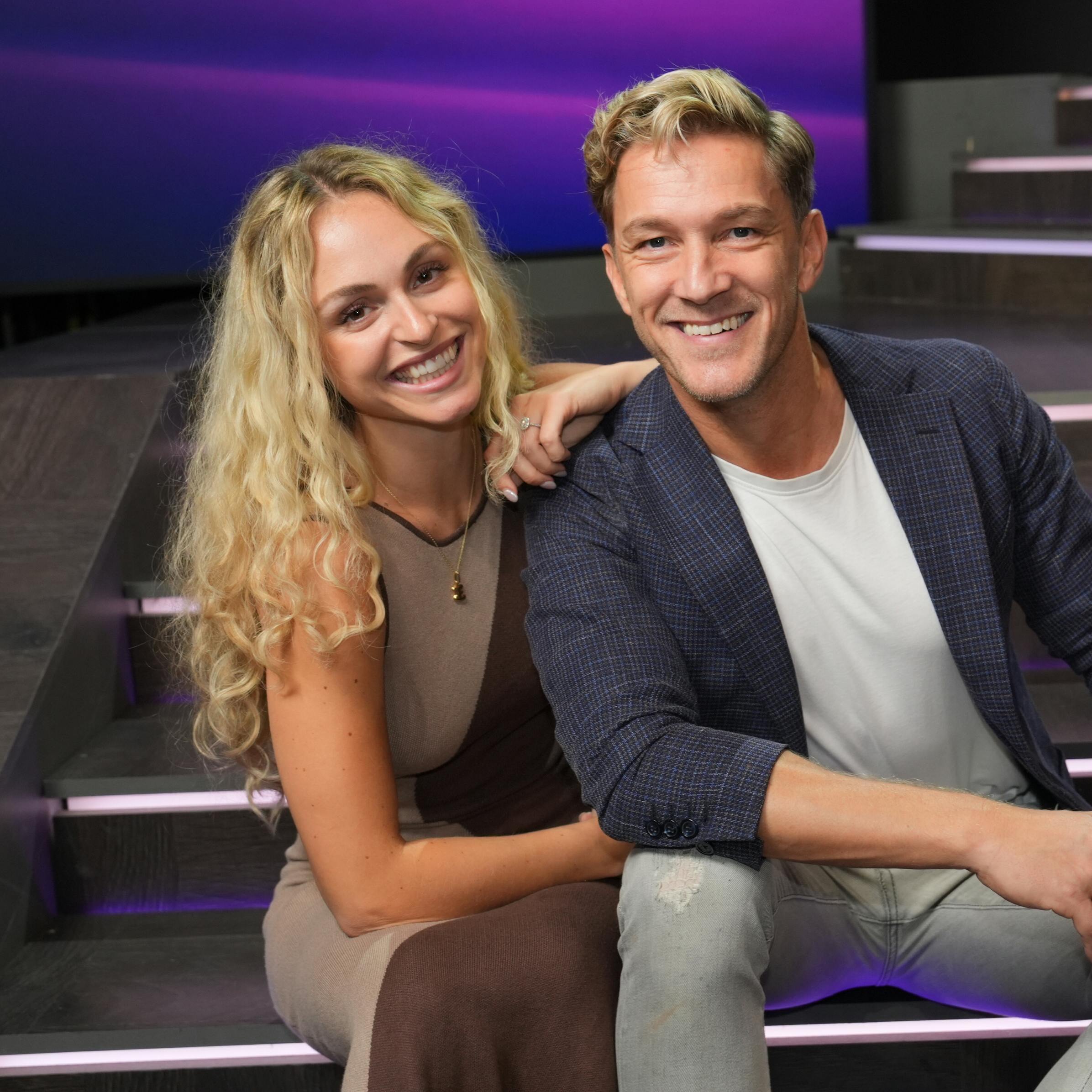 Det er ikke gået problemfrit for Jasmin Lind og Michael Olesen i træningen. YouTuberen har nemlig fået en skade i lysken.