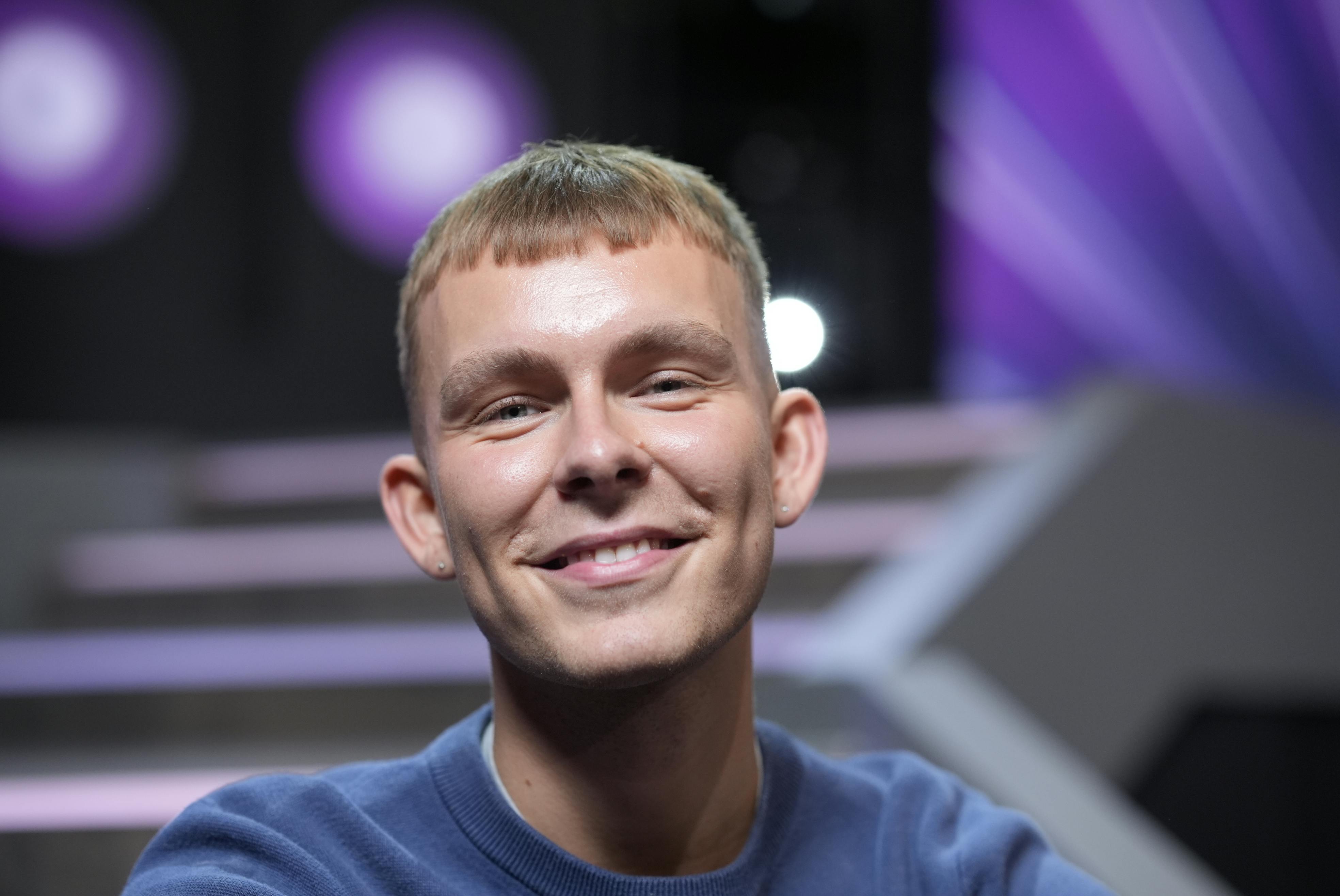 Forelskelsen lyser ud af Fredrik Trudslev.