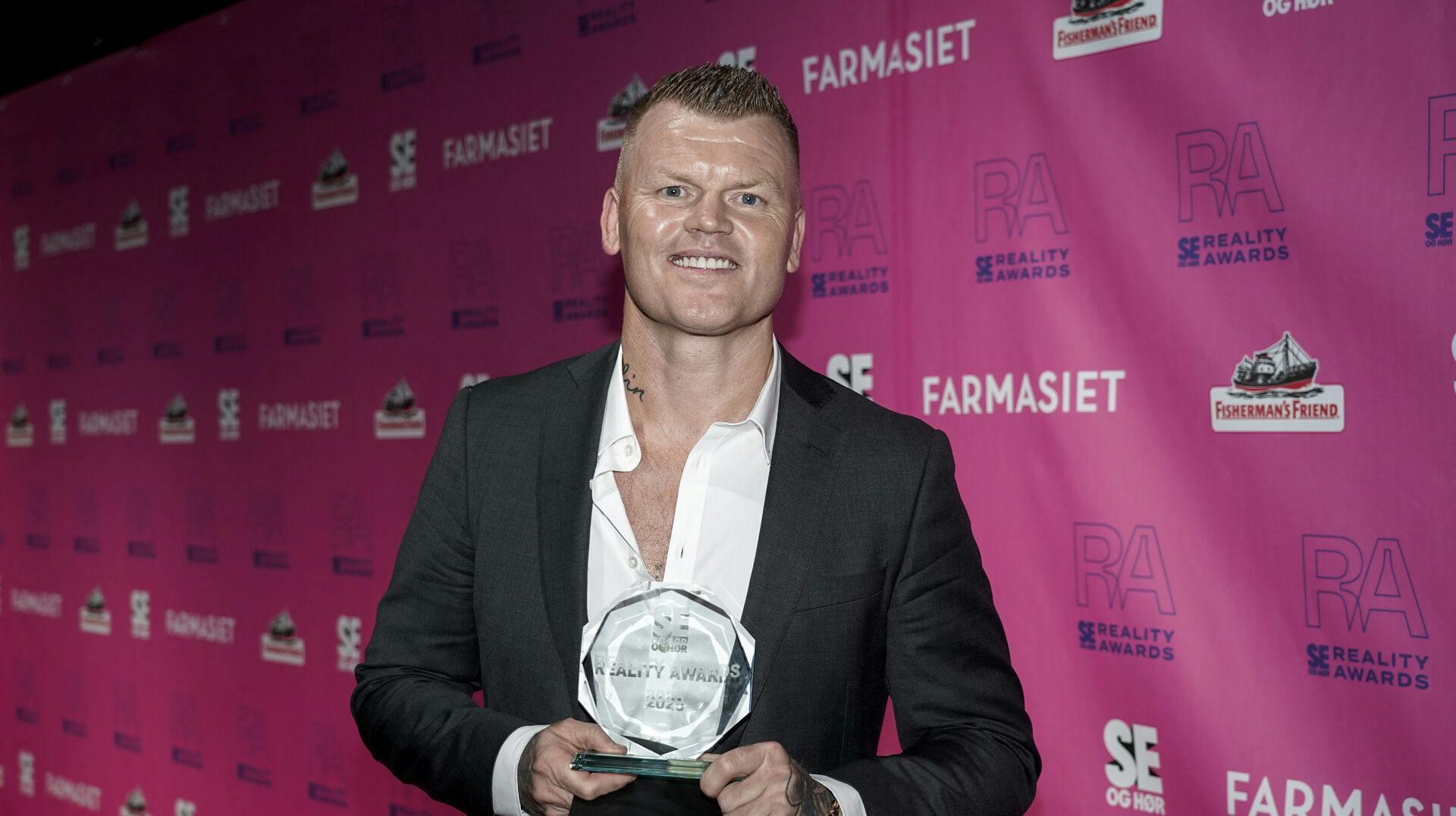 John Arne Riise tog både hjem med sin nye kæreste og en pris.