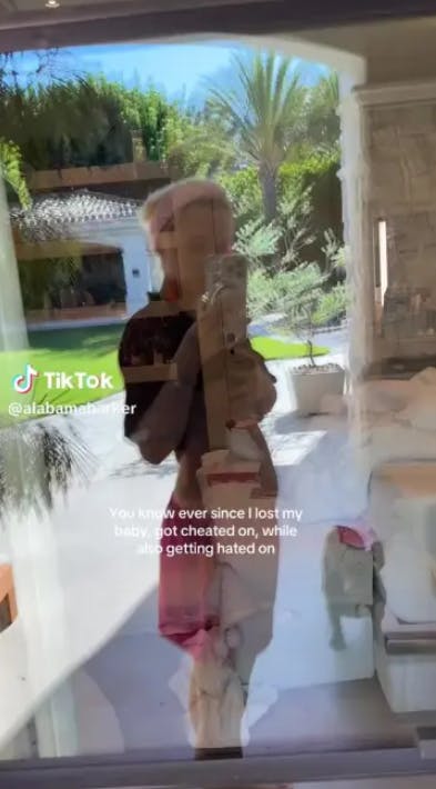 Det er dette opslag, som Alabama Barker har fjernet fra TikTok.