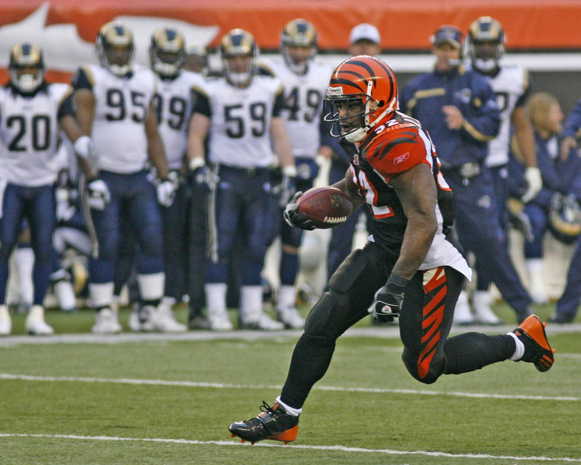 Rudi Johnson fik sit gennembrud i 2004-sæsonen. Her ses han tre år senere, hvor han stadig spillede for Cincinnati Bengals.