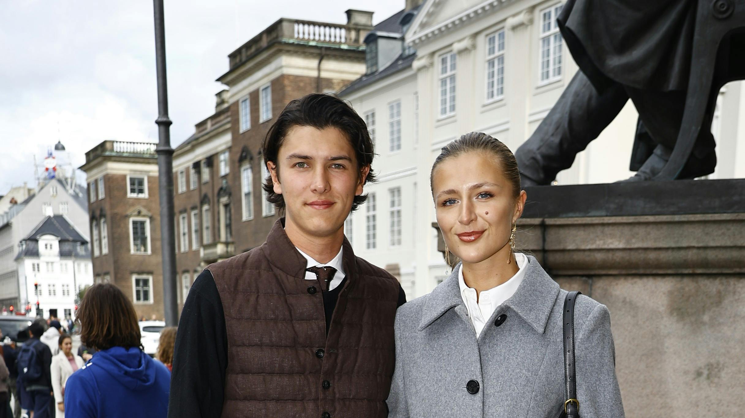 Grev Nikolai havde ikke kæresten Benedikte Thoustrup med på Borgerkroen, da han fik sig en øl med influenceren SchoonerScorer.