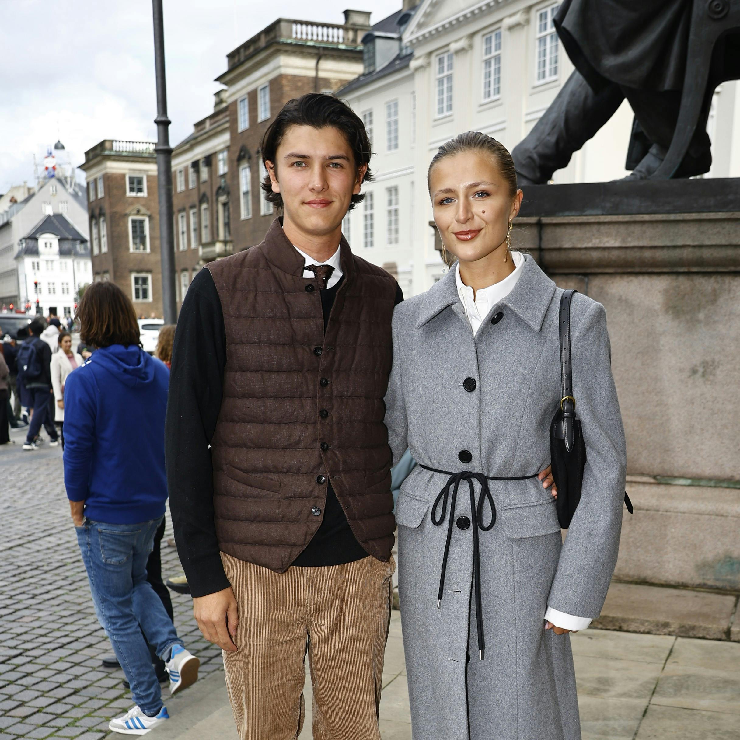 Grev Nikolai havde ikke kæresten Benedikte Thoustrup med på Borgerkroen, da han fik sig en øl med influenceren SchoonerScorer.