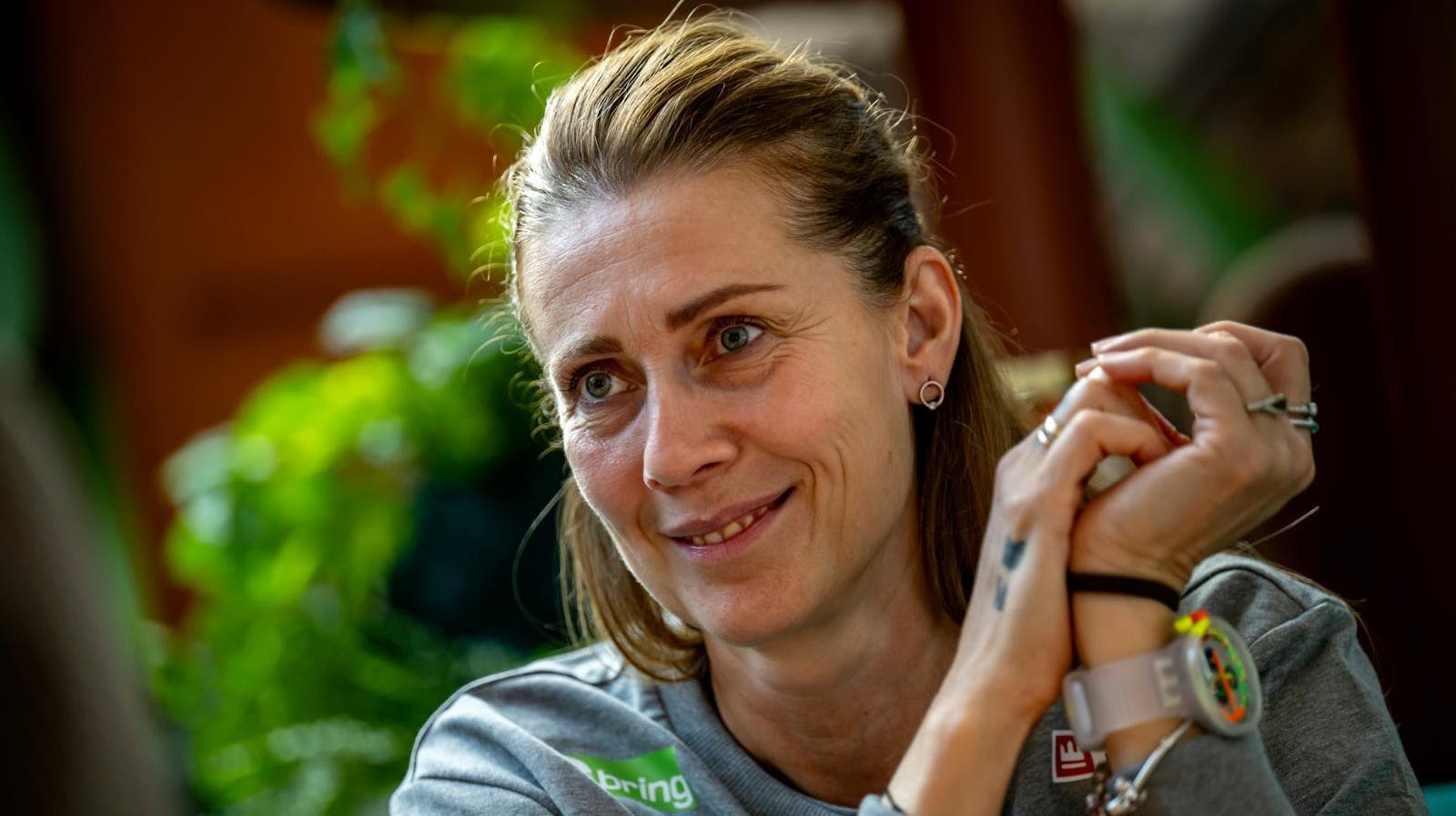 Bojana Popovic er nu færdig med at dobbeltjobbe.