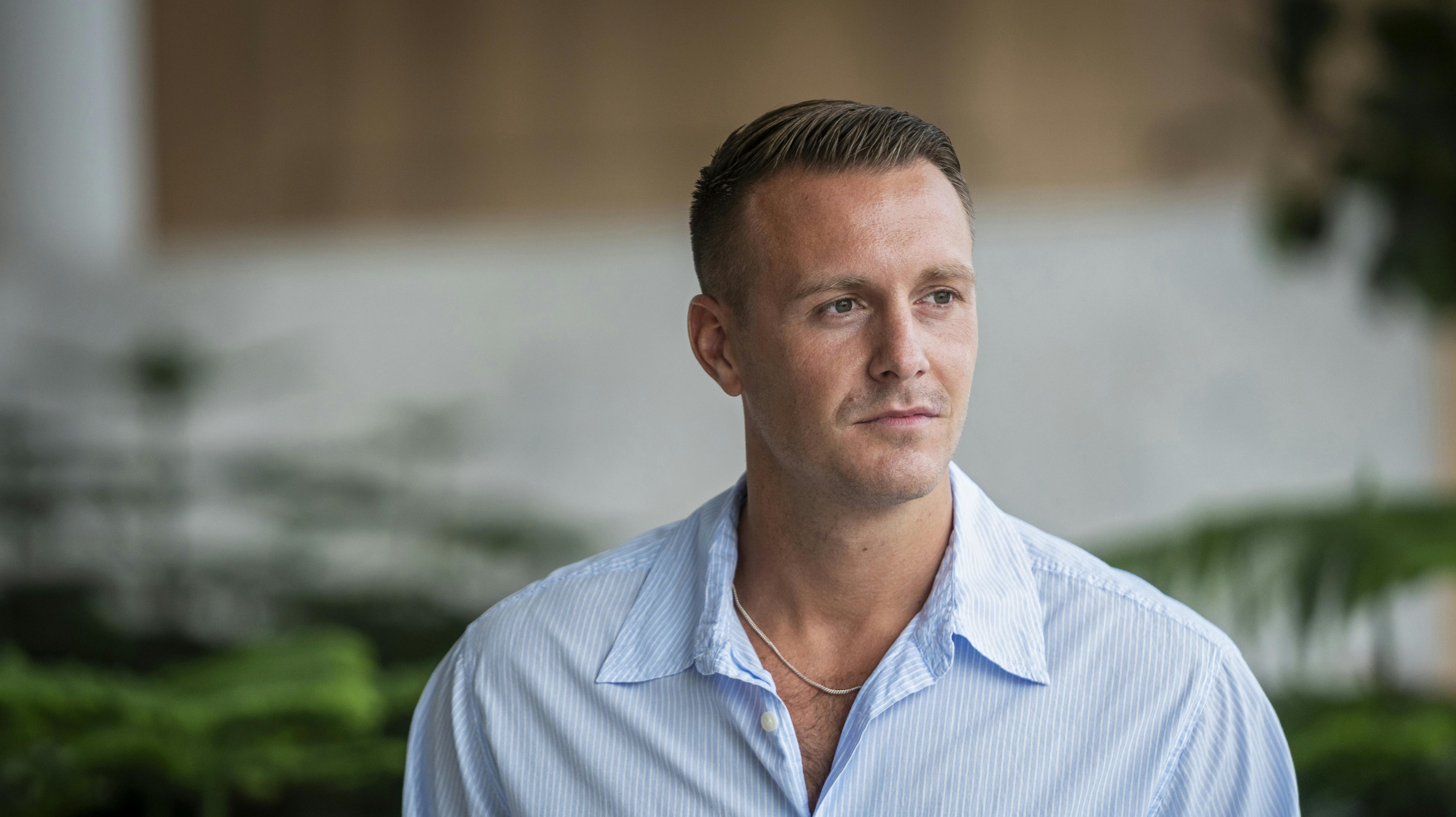 Følelserne sad ude på tøjet, da Andreas Holm vandt sin første duel.