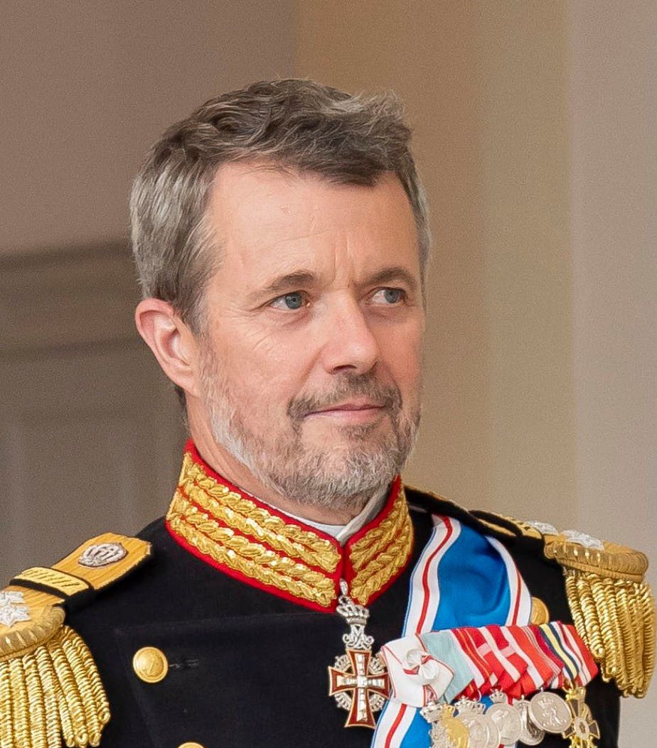 Kong Frederik, 57, har ifølge forskerne omkring 30 år tilbage på tronen. 