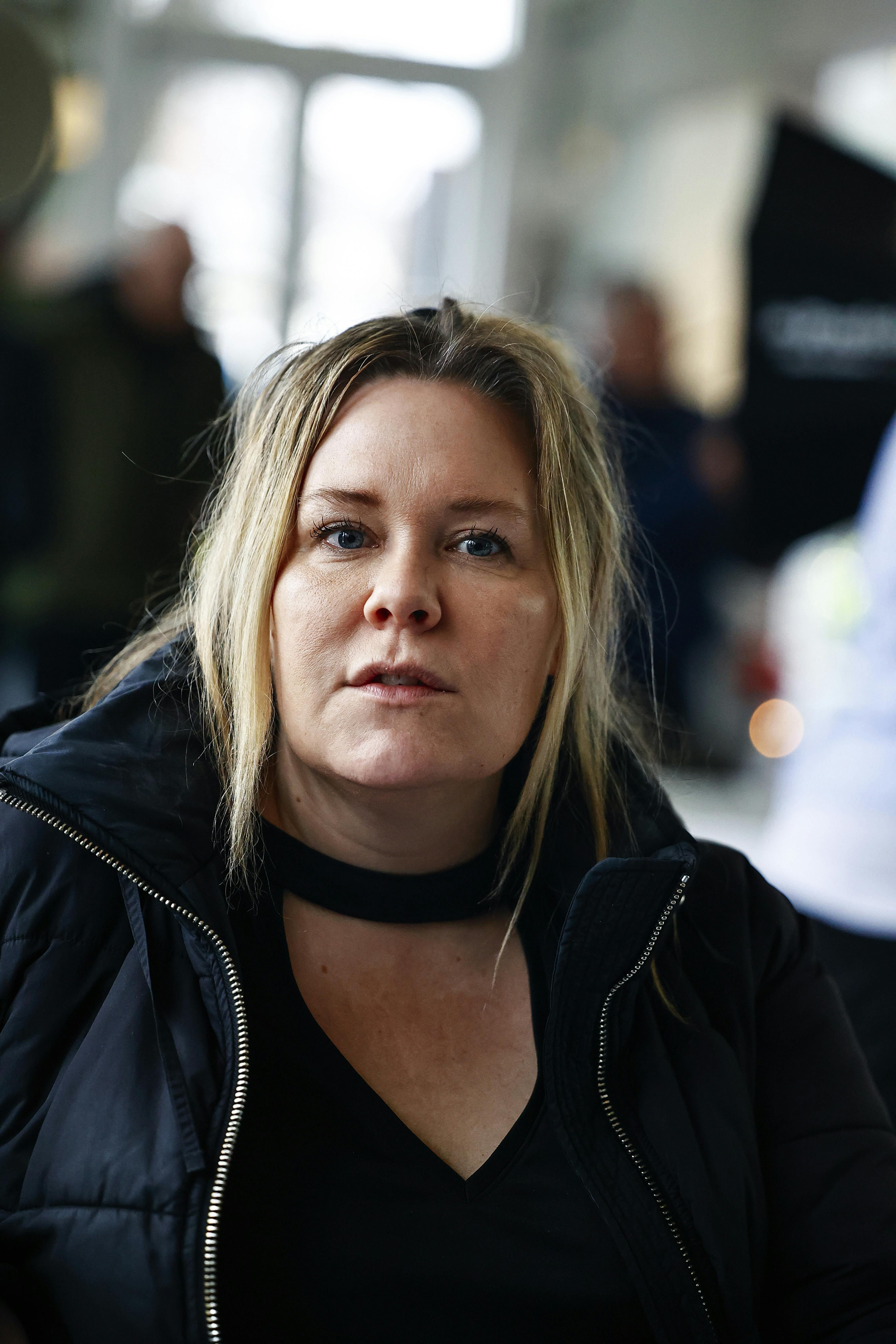 Linda P. fyrer på sin Facebook-profil en bredside afsted med Tivolirevyen, som hun forlod i august.